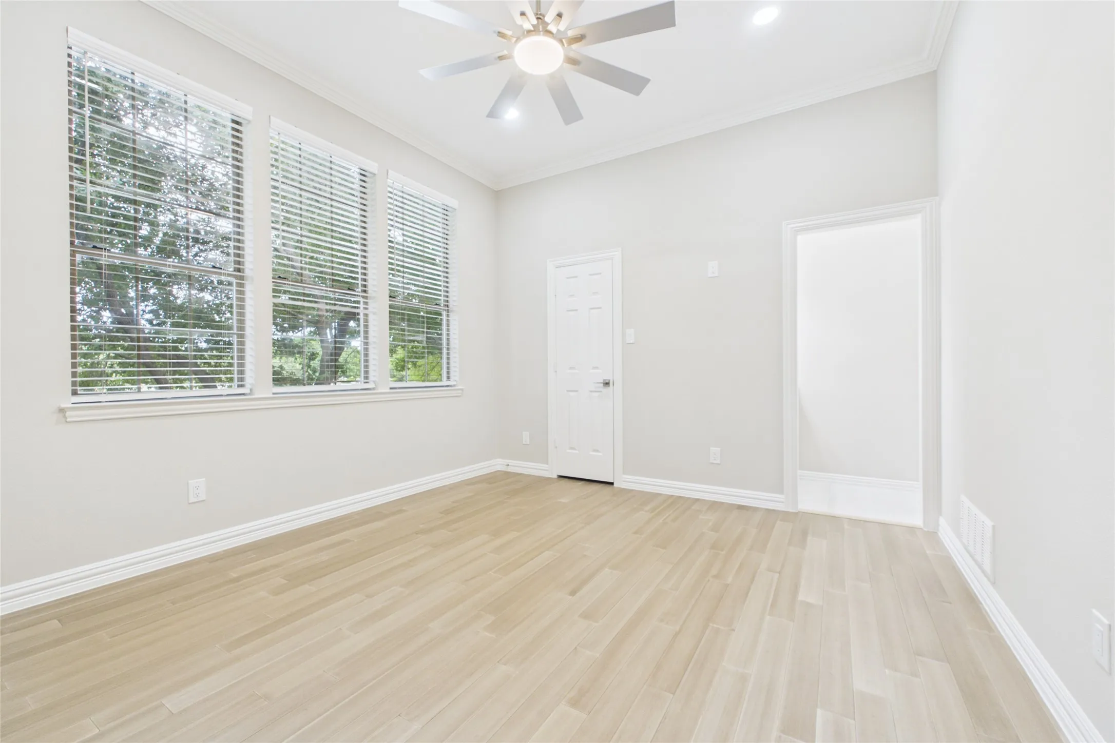 Single Family Residence For Sale in Collin County , 7005 Wellington Point Road, Mc Kinney, Texas 75072, 5 Bedroom, 5 Bathroom, 3 Garage spaces, 4,593 Sqft, built in 1993, mls#21327736, Real Estate Agent in Mc Kinney, Homes For Sale in Collin county, Homes For Sale in Mc Kinney, Realtor in Mc Kinney Texas, Real Estate Brokerage Independent Realty Texas, Luminita Cordes Realtor