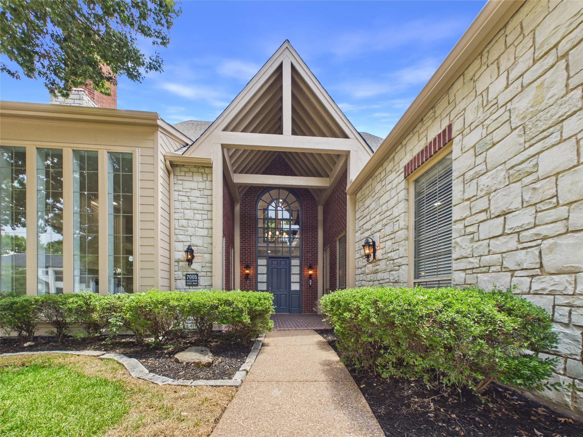 Single Family Residence For Sale in Collin County , 7005 Wellington Point Road, Mc Kinney, Texas 75072, 5 Bedroom, 5 Bathroom, 3 Garage spaces, 4,593 Sqft, built in 1993, mls#21327736, Real Estate Agent in Mc Kinney, Homes For Sale in Collin county, Homes For Sale in Mc Kinney, Realtor in Mc Kinney Texas, Real Estate Brokerage Independent Realty Texas, Luminita Cordes Realtor