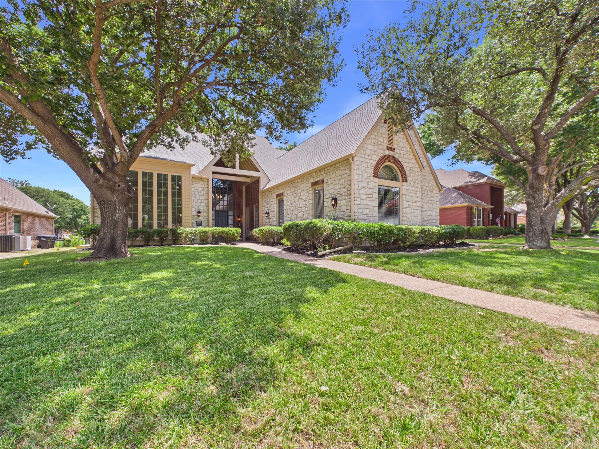 Single Family Residence For Sale in Collin County , 7005 Wellington Point Road, Mc Kinney, Texas 75072, 5 Bedroom, 5 Bathroom, 3 Garage spaces, 4,593 Sqft, built in 1993, mls#21327736, Real Estate Agent in Mc Kinney, Homes For Sale in Collin county, Homes For Sale in Mc Kinney, Realtor in Mc Kinney Texas, Real Estate Brokerage Independent Realty Texas, Luminita Cordes Realtor