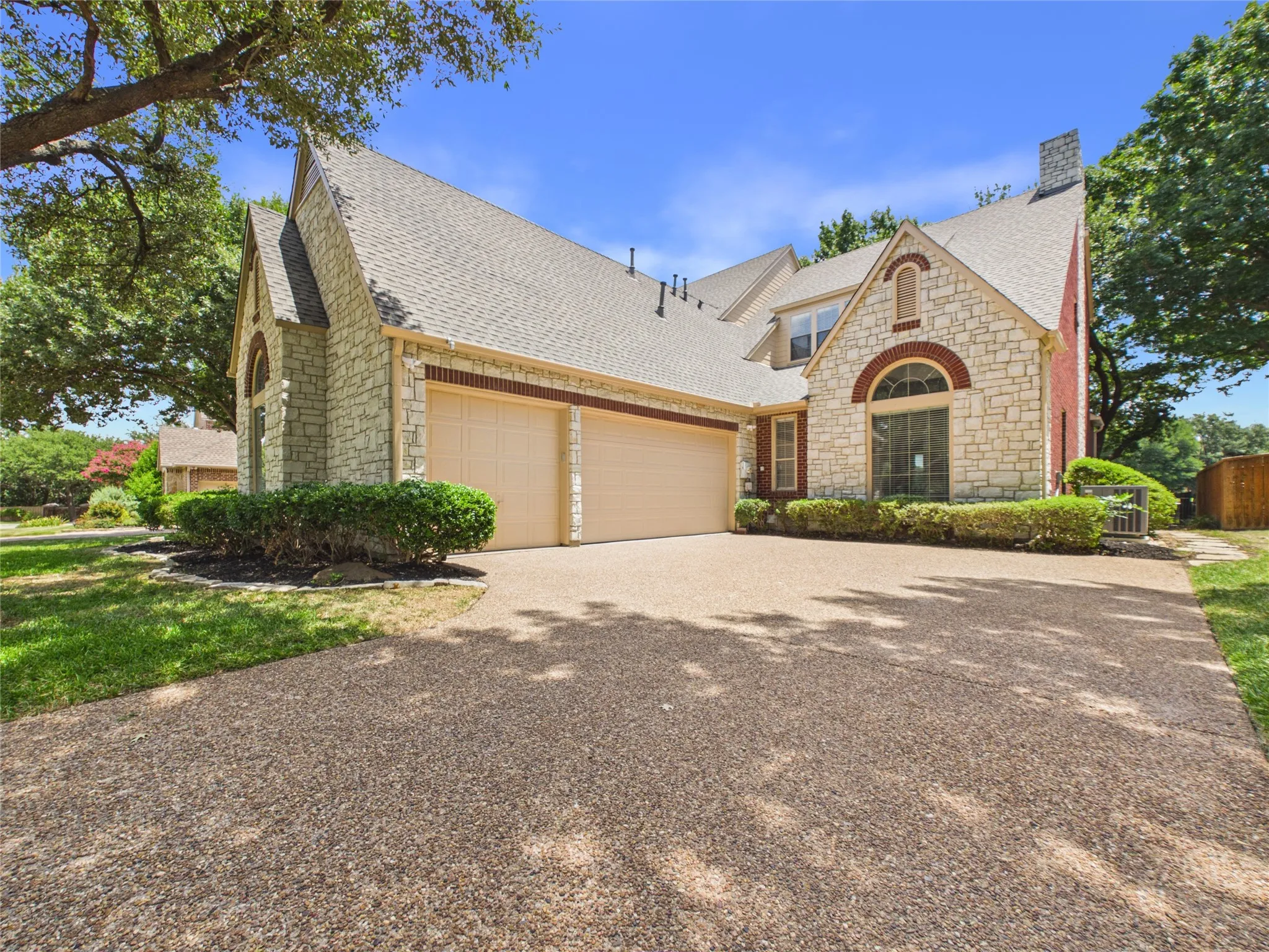 Single Family Residence For Sale in Collin County , 7005 Wellington Point Road, Mc Kinney, Texas 75072, 5 Bedroom, 5 Bathroom, 3 Garage spaces, 4,593 Sqft, built in 1993, mls#21327736, Real Estate Agent in Mc Kinney, Homes For Sale in Collin county, Homes For Sale in Mc Kinney, Realtor in Mc Kinney Texas, Real Estate Brokerage Independent Realty Texas, Luminita Cordes Realtor