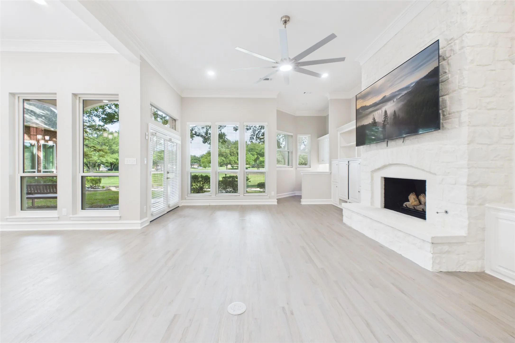 Single Family Residence For Sale in Collin County , 7005 Wellington Point Road, Mc Kinney, Texas 75072, 5 Bedroom, 5 Bathroom, 3 Garage spaces, 4,593 Sqft, built in 1993, mls#21327736, Real Estate Agent in Mc Kinney, Homes For Sale in Collin county, Homes For Sale in Mc Kinney, Realtor in Mc Kinney Texas, Real Estate Brokerage Independent Realty Texas, Luminita Cordes Realtor