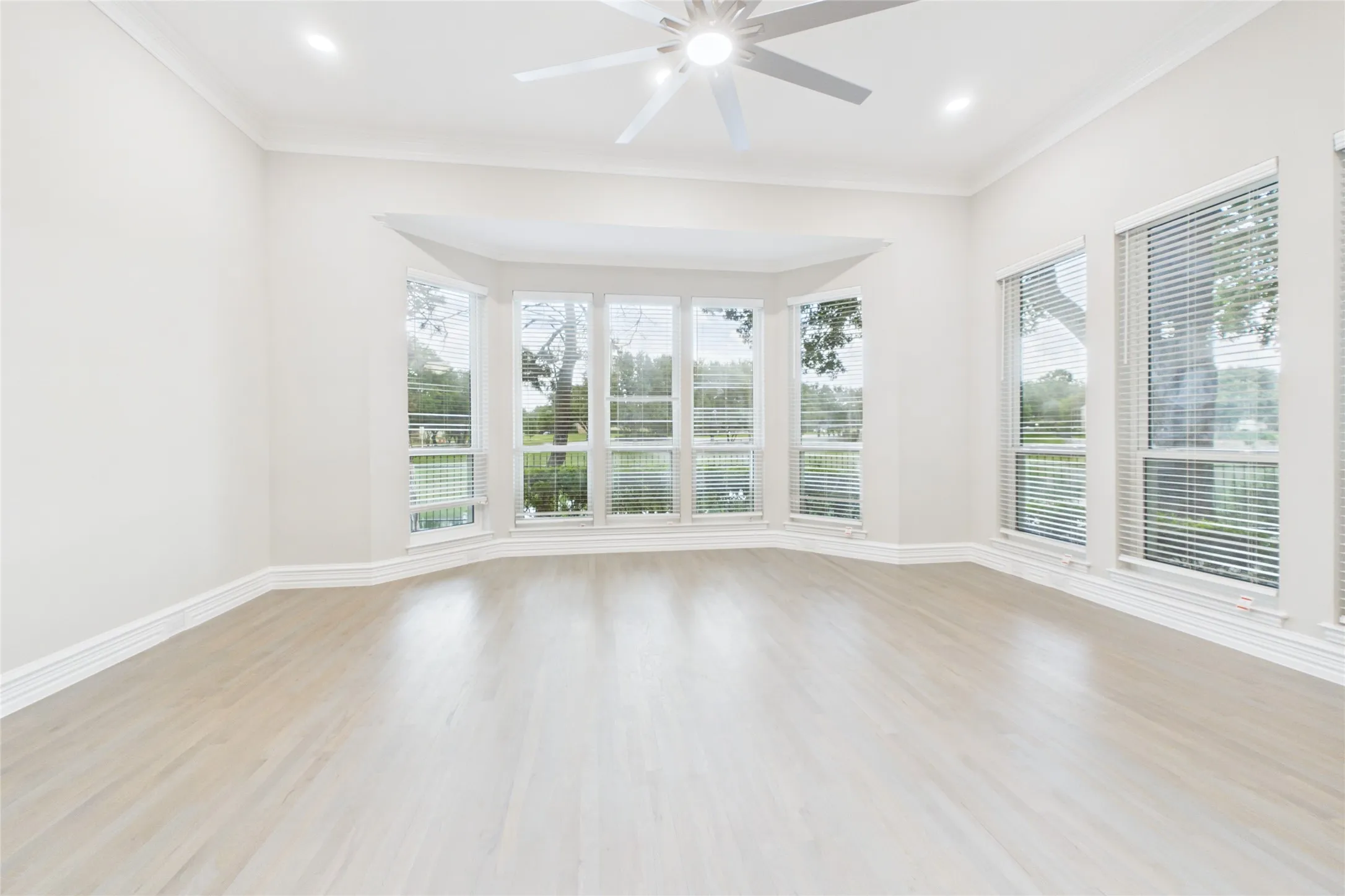 Single Family Residence For Sale in Collin County , 7005 Wellington Point Road, Mc Kinney, Texas 75072, 5 Bedroom, 5 Bathroom, 3 Garage spaces, 4,593 Sqft, built in 1993, mls#21327736, Real Estate Agent in Mc Kinney, Homes For Sale in Collin county, Homes For Sale in Mc Kinney, Realtor in Mc Kinney Texas, Real Estate Brokerage Independent Realty Texas, Luminita Cordes Realtor