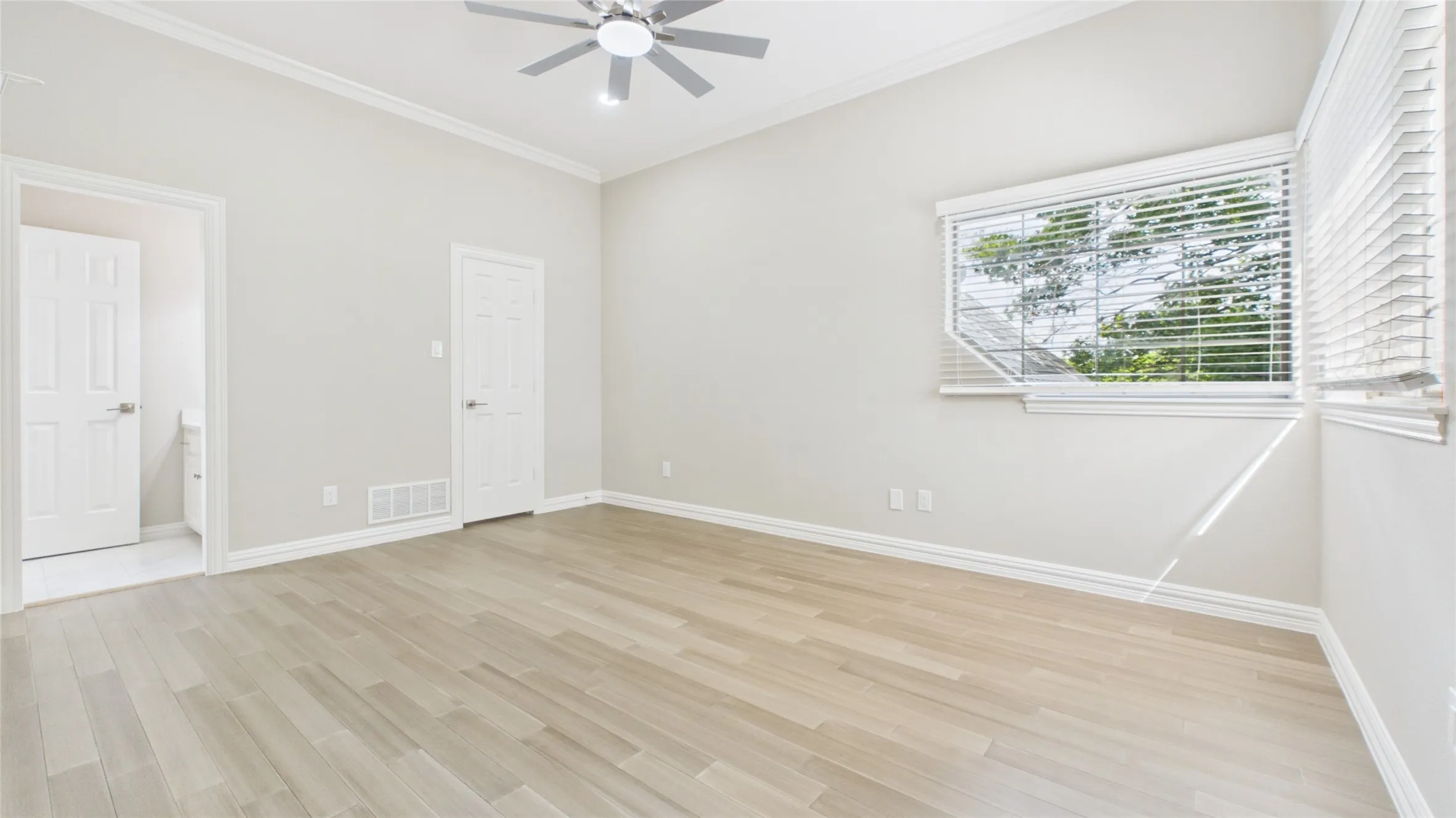 Single Family Residence For Sale in Collin County , 7005 Wellington Point Road, Mc Kinney, Texas 75072, 5 Bedroom, 5 Bathroom, 3 Garage spaces, 4,593 Sqft, built in 1993, mls#21327736, Real Estate Agent in Mc Kinney, Homes For Sale in Collin county, Homes For Sale in Mc Kinney, Realtor in Mc Kinney Texas, Real Estate Brokerage Independent Realty Texas, Luminita Cordes Realtor