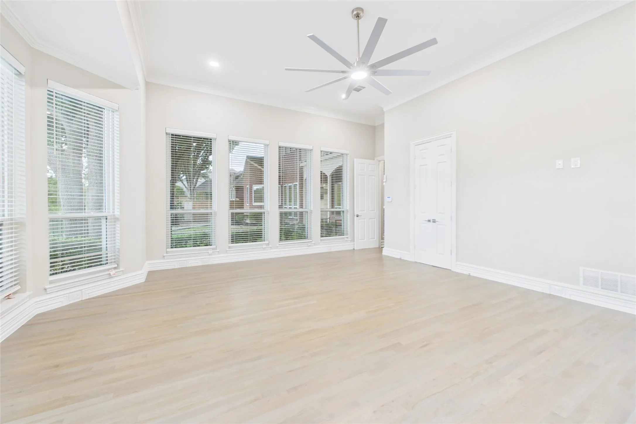 Single Family Residence For Sale in Collin County , 7005 Wellington Point Road, Mc Kinney, Texas 75072, 5 Bedroom, 5 Bathroom, 3 Garage spaces, 4,593 Sqft, built in 1993, mls#21327736, Real Estate Agent in Mc Kinney, Homes For Sale in Collin county, Homes For Sale in Mc Kinney, Realtor in Mc Kinney Texas, Real Estate Brokerage Independent Realty Texas, Luminita Cordes Realtor