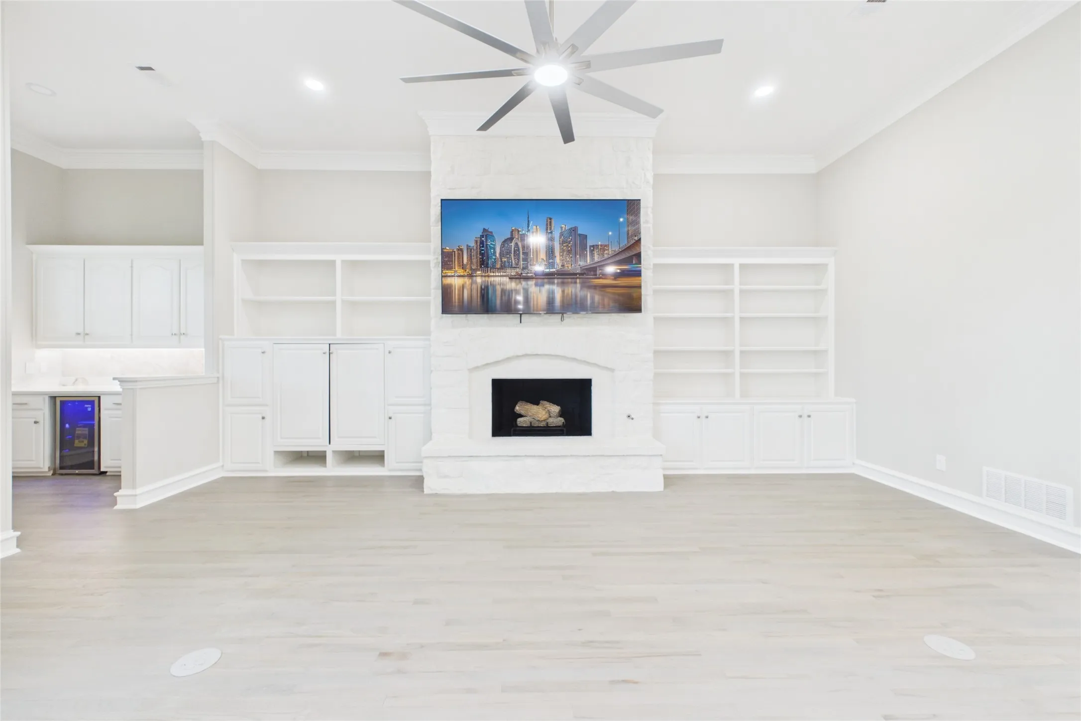 Single Family Residence For Sale in Collin County , 7005 Wellington Point Road, Mc Kinney, Texas 75072, 5 Bedroom, 5 Bathroom, 3 Garage spaces, 4,593 Sqft, built in 1993, mls#21327736, Real Estate Agent in Mc Kinney, Homes For Sale in Collin county, Homes For Sale in Mc Kinney, Realtor in Mc Kinney Texas, Real Estate Brokerage Independent Realty Texas, Luminita Cordes Realtor
