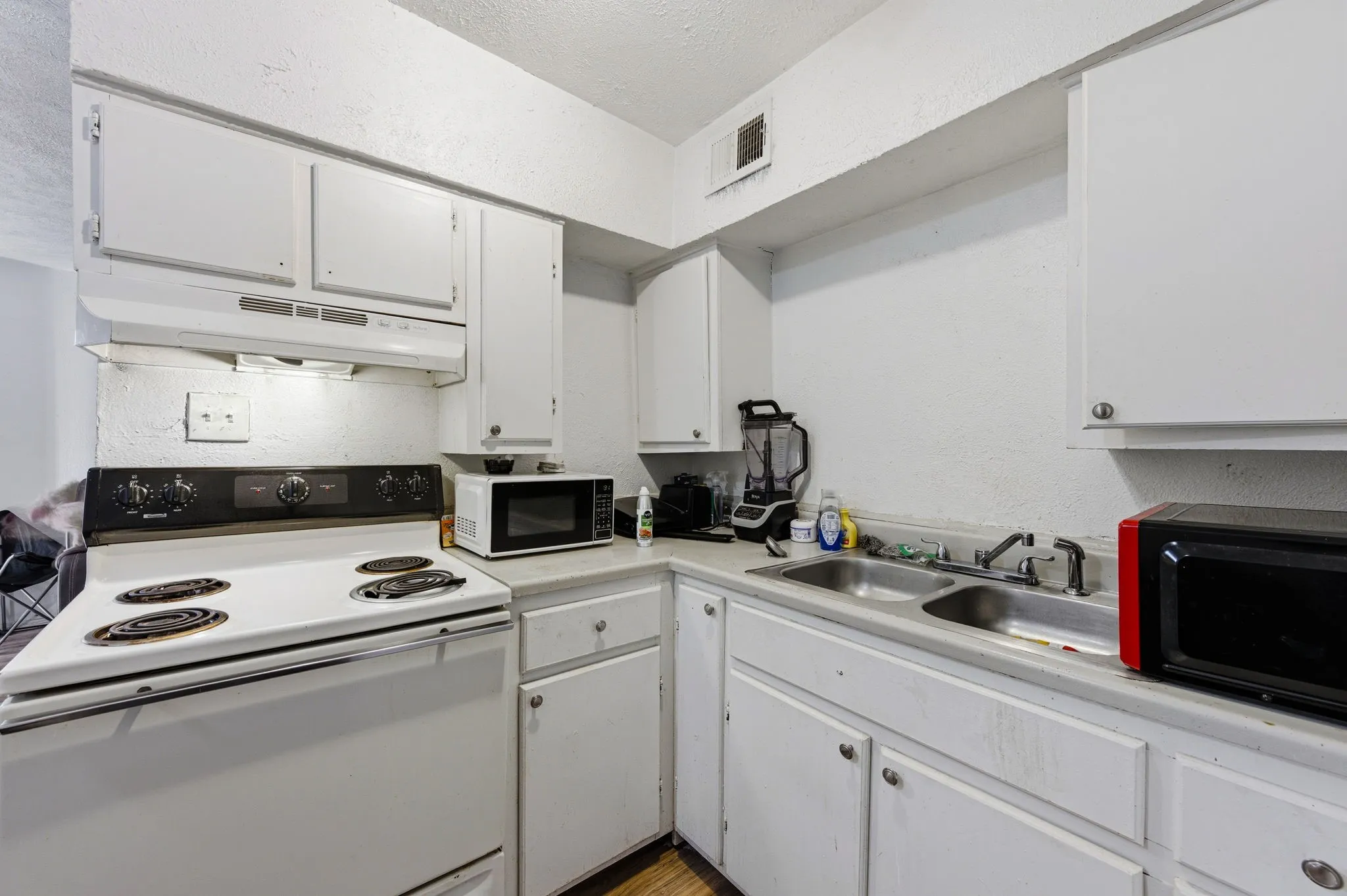 Apartment For Sale in Dallas County , 2718 Cleveland Street, Dallas, Texas 75215, 0, 0, Garage spaces, 0 Sqft, built in 1961, mls#21330836, Real Estate Agent in Dallas, Homes For Sale in Dallas county, Homes For Sale in Dallas, Realtor in Dallas Texas, Real Estate Brokerage Independent Realty Texas, Luminita Cordes Realtor