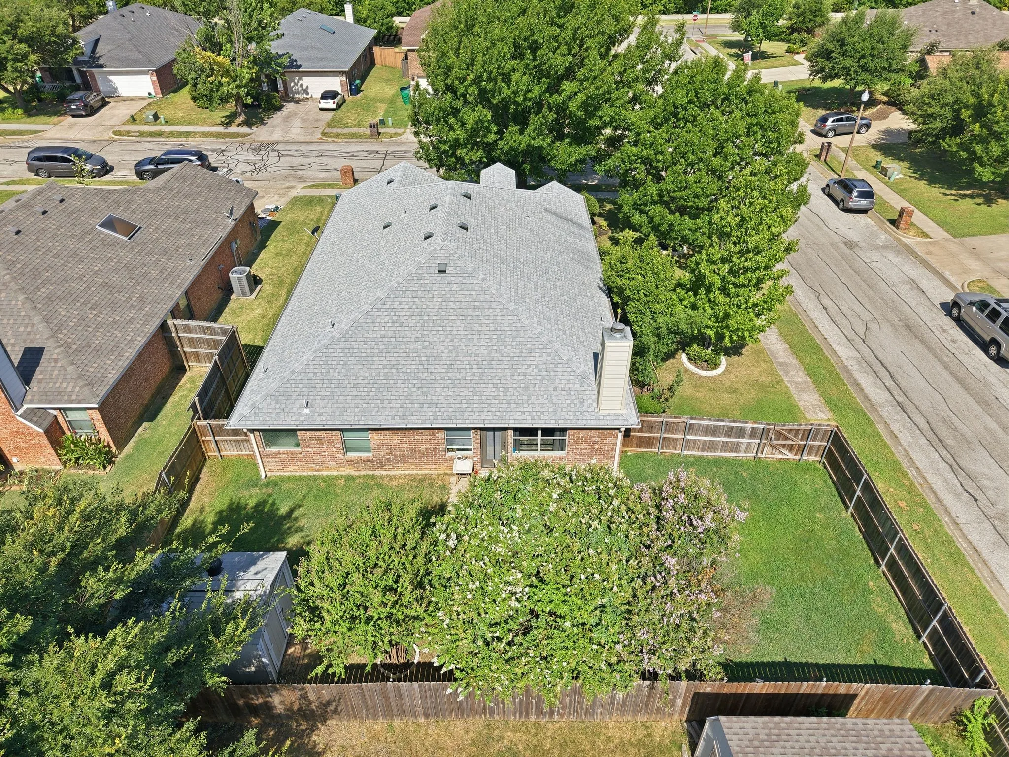 Large back yard with plenty of shade
