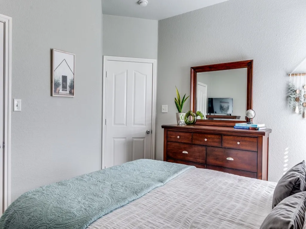 Single Family Residence For Sale in Denton County , 3532 Crisoforo Drive, Denton, Texas 76207, 4 Bedroom, 2 Bathroom, 2 Garage spaces, 1,917 Sqft, built in 2004, mls#21330586, Real Estate Agent in Denton, Homes For Sale in Denton county, Homes For Sale in Denton, Realtor in Denton Texas, Real Estate Brokerage Independent Realty Texas, Luminita Cordes Realtor
