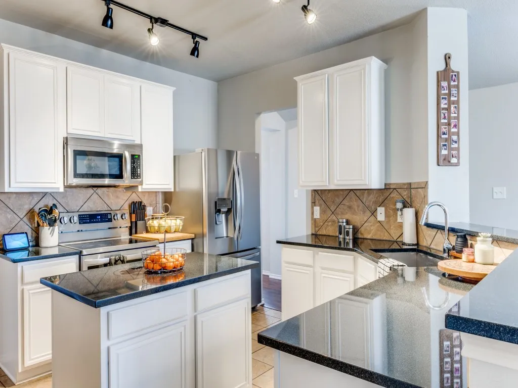 Single Family Residence For Sale in Denton County , 3532 Crisoforo Drive, Denton, Texas 76207, 4 Bedroom, 2 Bathroom, 2 Garage spaces, 1,917 Sqft, built in 2004, mls#21330586, Real Estate Agent in Denton, Homes For Sale in Denton county, Homes For Sale in Denton, Realtor in Denton Texas, Real Estate Brokerage Independent Realty Texas, Luminita Cordes Realtor