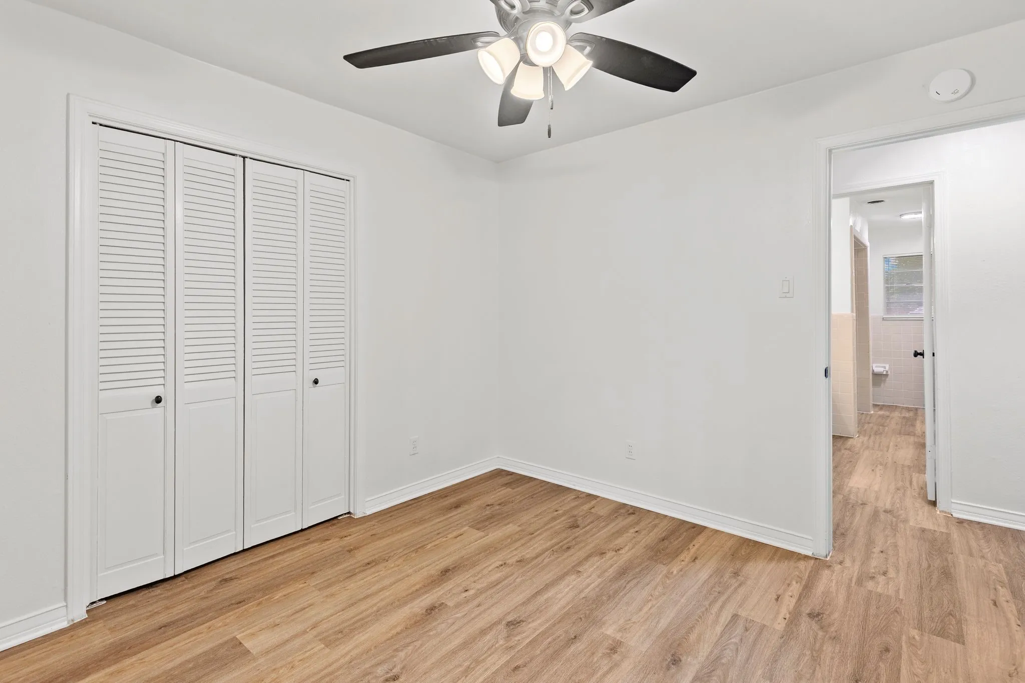 Single Family Residence For Rent in Hunt County , 3 Timberside Drive, Greenville, Texas 75402, 3 Bedroom, 2 Bathroom, 2 Garage spaces, 1,776 Sqft, built in 1966, mls#21330845, Real Estate Agent in Greenville, Homes For Rent in Hunt county, Homes For Rent in Greenville, Realtor in Greenville Texas, Real Estate Brokerage Independent Realty Texas, Luminita Cordes Realtor