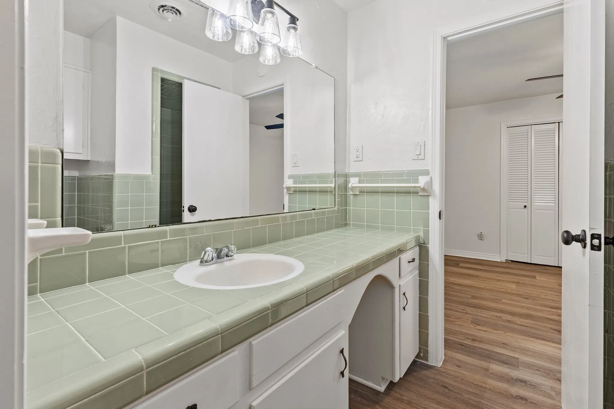 Single Family Residence For Rent in Hunt County , 3 Timberside Drive, Greenville, Texas 75402, 3 Bedroom, 2 Bathroom, 2 Garage spaces, 1,776 Sqft, built in 1966, mls#21330845, Real Estate Agent in Greenville, Homes For Rent in Hunt county, Homes For Rent in Greenville, Realtor in Greenville Texas, Real Estate Brokerage Independent Realty Texas, Luminita Cordes Realtor
