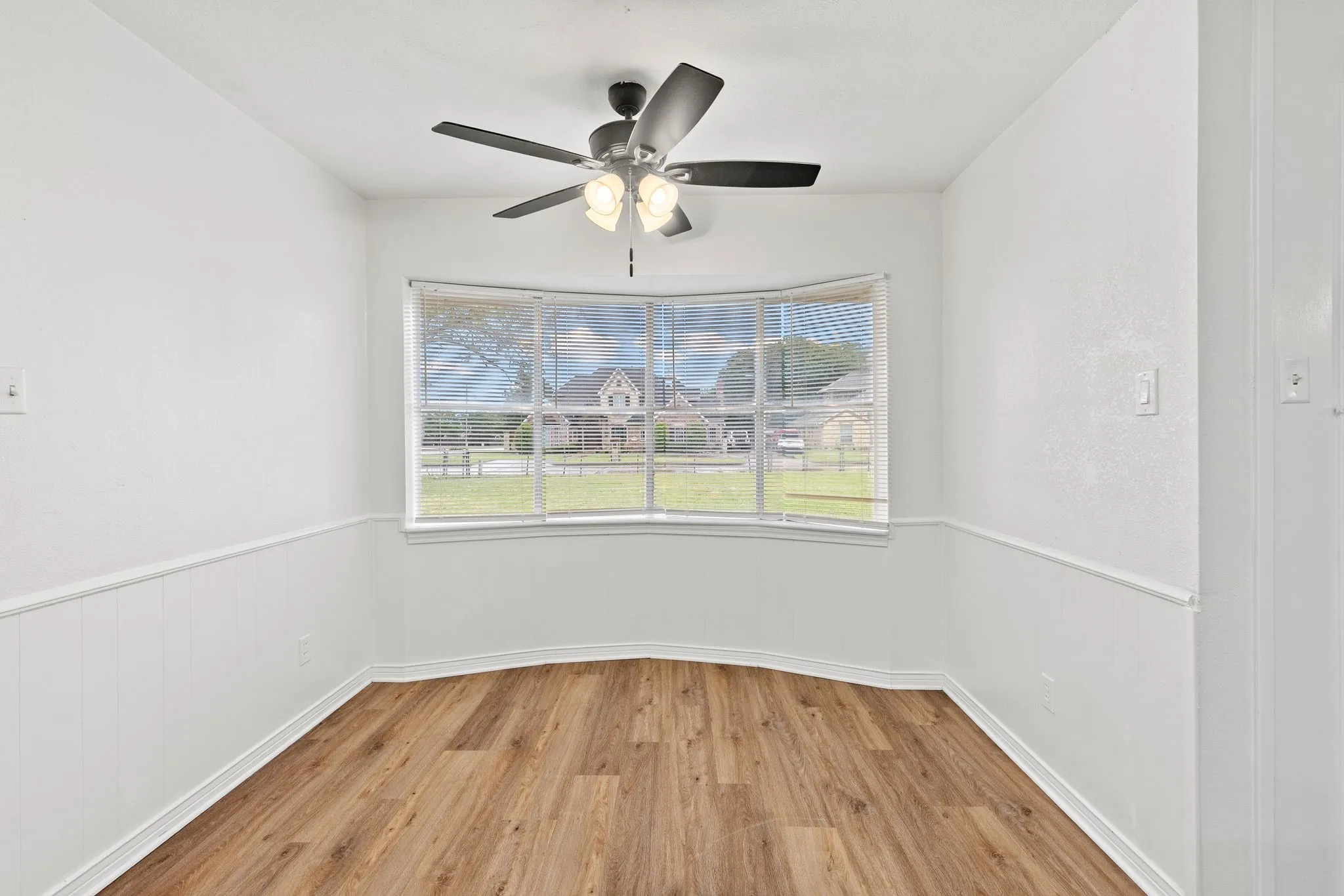 Single Family Residence For Rent in Hunt County , 3 Timberside Drive, Greenville, Texas 75402, 3 Bedroom, 2 Bathroom, 2 Garage spaces, 1,776 Sqft, built in 1966, mls#21330845, Real Estate Agent in Greenville, Homes For Rent in Hunt county, Homes For Rent in Greenville, Realtor in Greenville Texas, Real Estate Brokerage Independent Realty Texas, Luminita Cordes Realtor