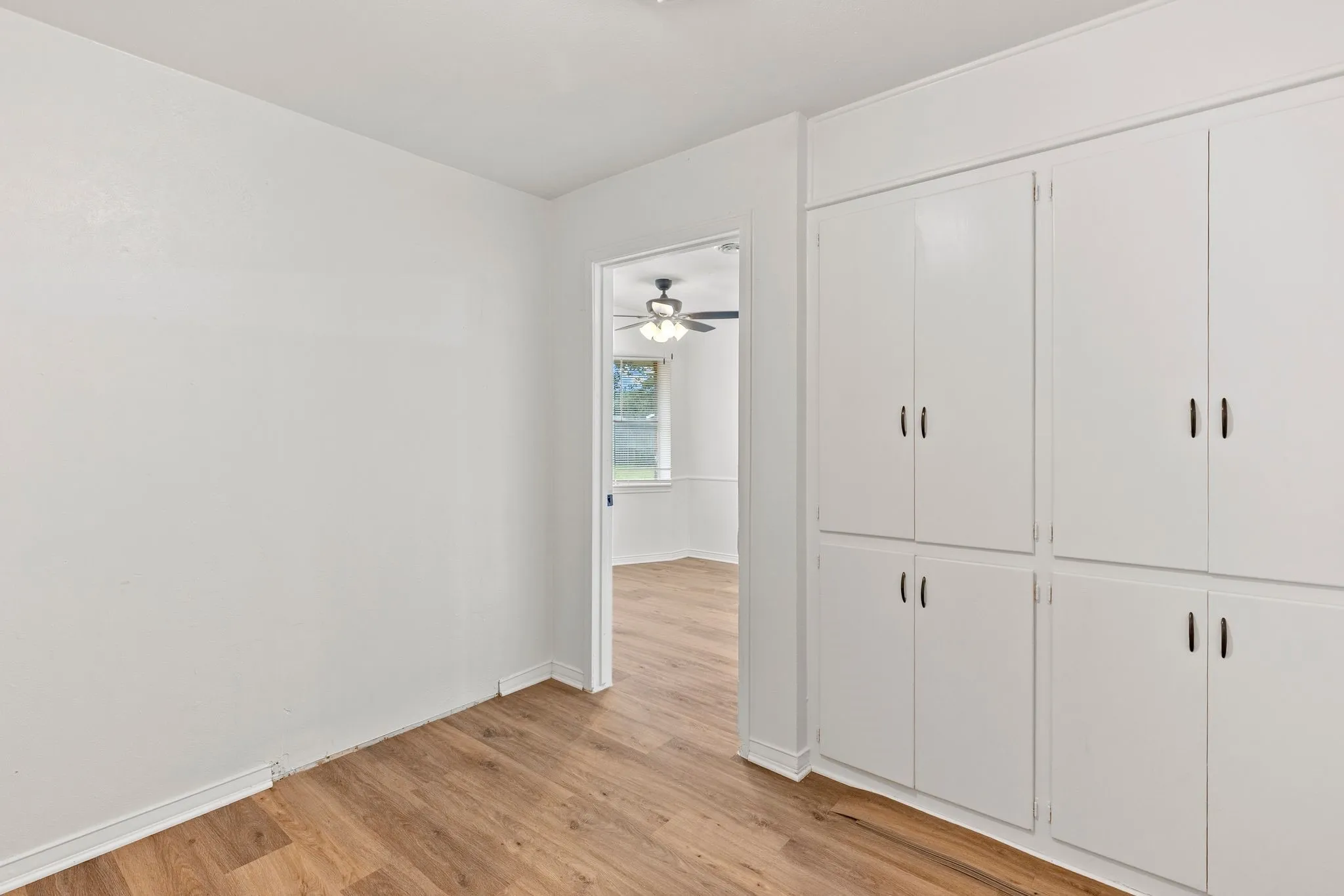 Single Family Residence For Rent in Hunt County , 3 Timberside Drive, Greenville, Texas 75402, 3 Bedroom, 2 Bathroom, 2 Garage spaces, 1,776 Sqft, built in 1966, mls#21330845, Real Estate Agent in Greenville, Homes For Rent in Hunt county, Homes For Rent in Greenville, Realtor in Greenville Texas, Real Estate Brokerage Independent Realty Texas, Luminita Cordes Realtor