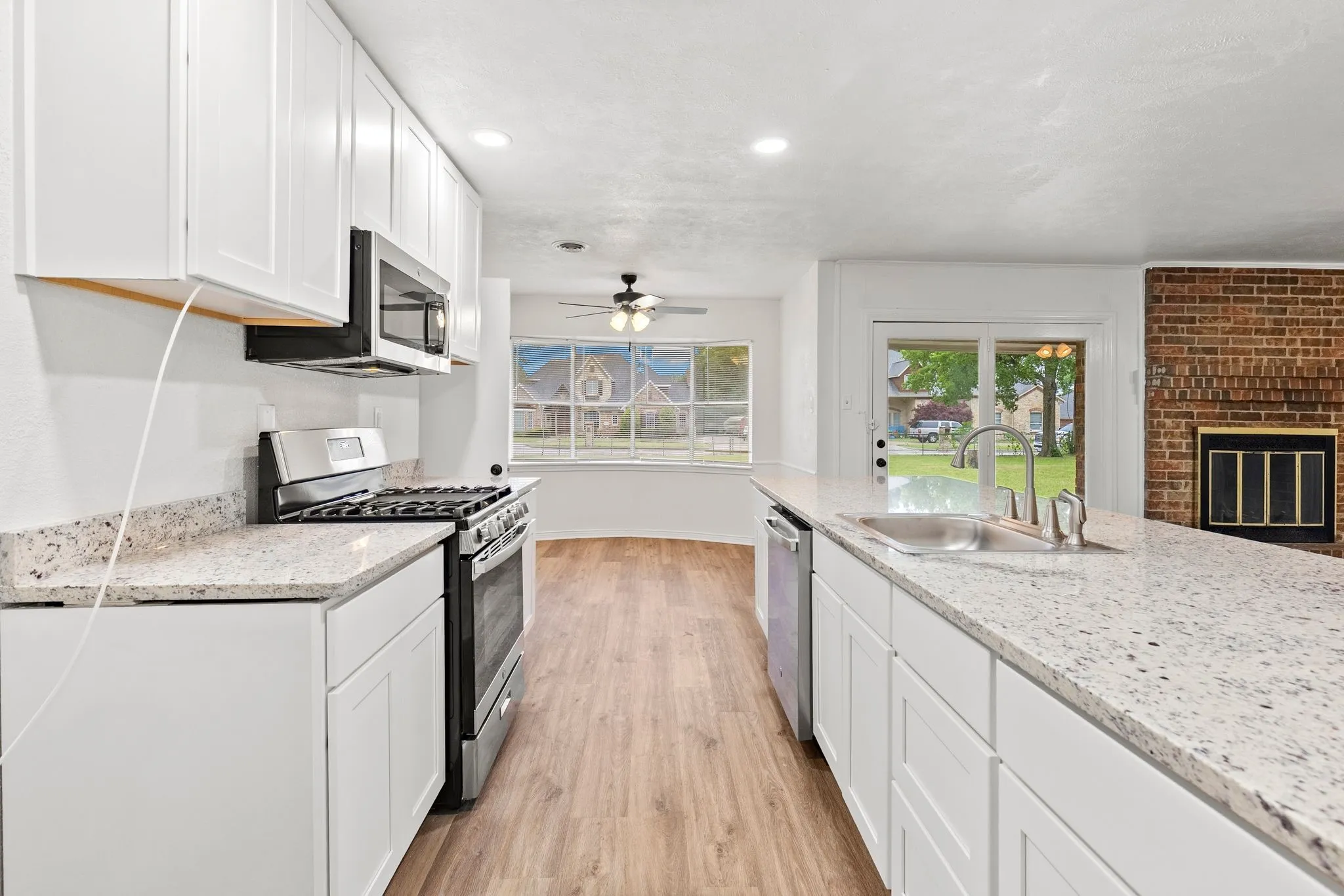 Single Family Residence For Rent in Hunt County , 3 Timberside Drive, Greenville, Texas 75402, 3 Bedroom, 2 Bathroom, 2 Garage spaces, 1,776 Sqft, built in 1966, mls#21330845, Real Estate Agent in Greenville, Homes For Rent in Hunt county, Homes For Rent in Greenville, Realtor in Greenville Texas, Real Estate Brokerage Independent Realty Texas, Luminita Cordes Realtor