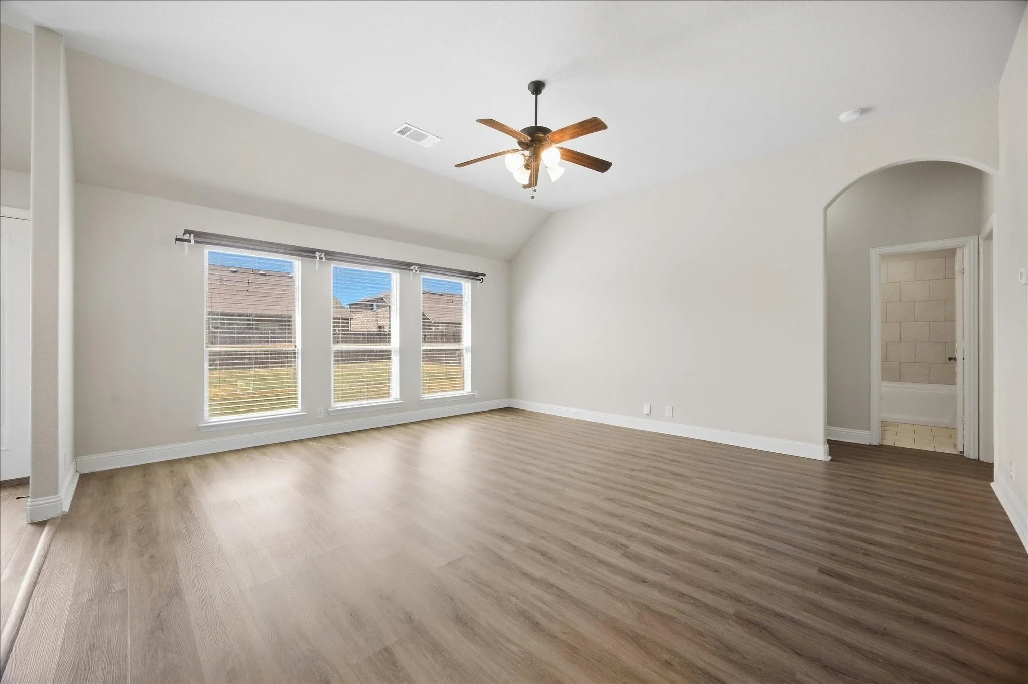 Single Family Residence For Rent in Kaufman County , 3011 Winecup Court, Heartland, Texas 75126, 3 Bedroom, 2 Bathroom, 2 Garage spaces, 1,506 Sqft, built in 2016, mls#21330853, Real Estate Agent in Heartland, Homes For Rent in Kaufman county, Homes For Rent in Heartland, Realtor in Heartland Texas, Real Estate Brokerage Independent Realty Texas, Luminita Cordes Realtor