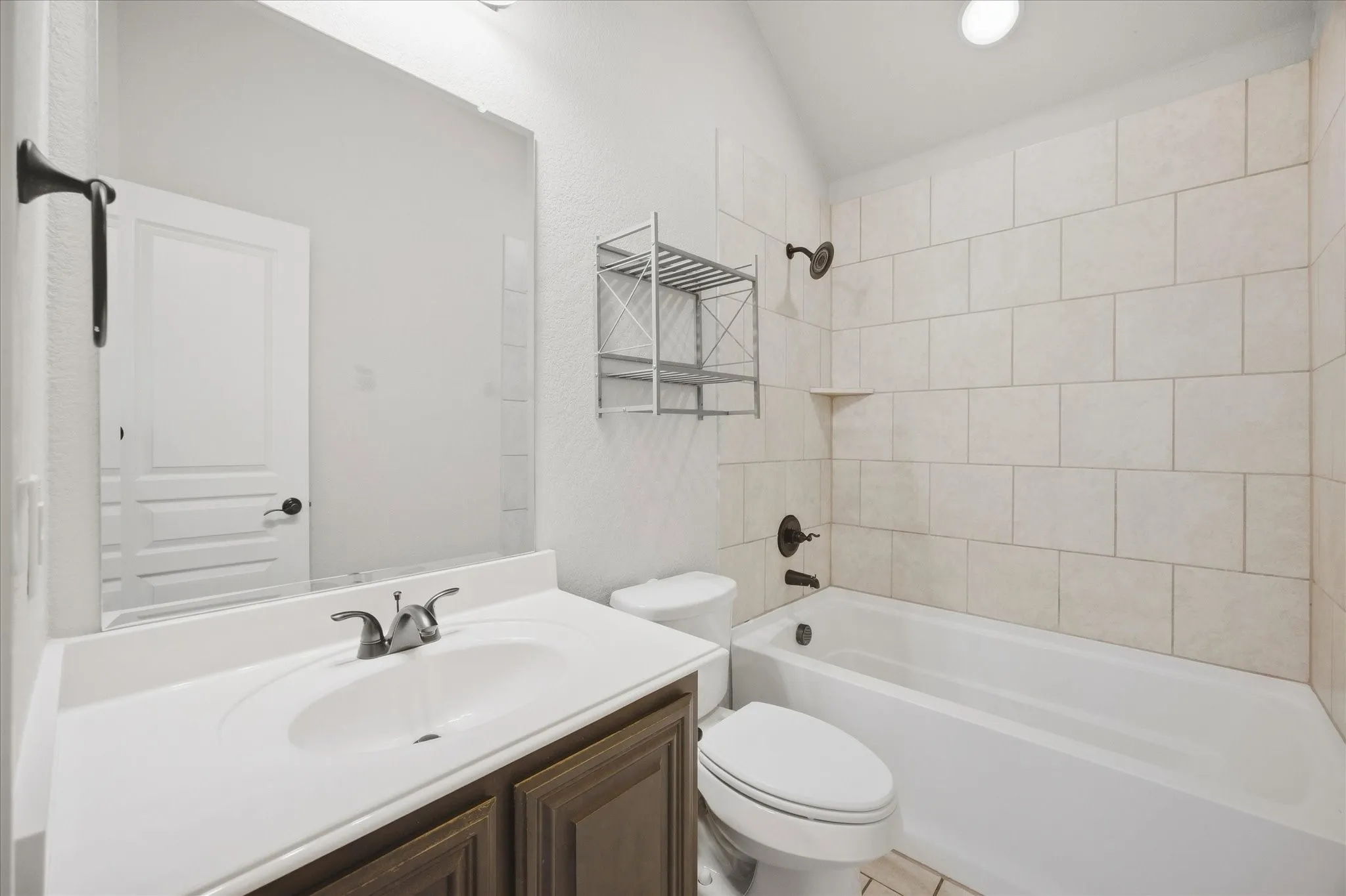 Single Family Residence For Rent in Kaufman County , 3011 Winecup Court, Heartland, Texas 75126, 3 Bedroom, 2 Bathroom, 2 Garage spaces, 1,506 Sqft, built in 2016, mls#21330853, Real Estate Agent in Heartland, Homes For Rent in Kaufman county, Homes For Rent in Heartland, Realtor in Heartland Texas, Real Estate Brokerage Independent Realty Texas, Luminita Cordes Realtor