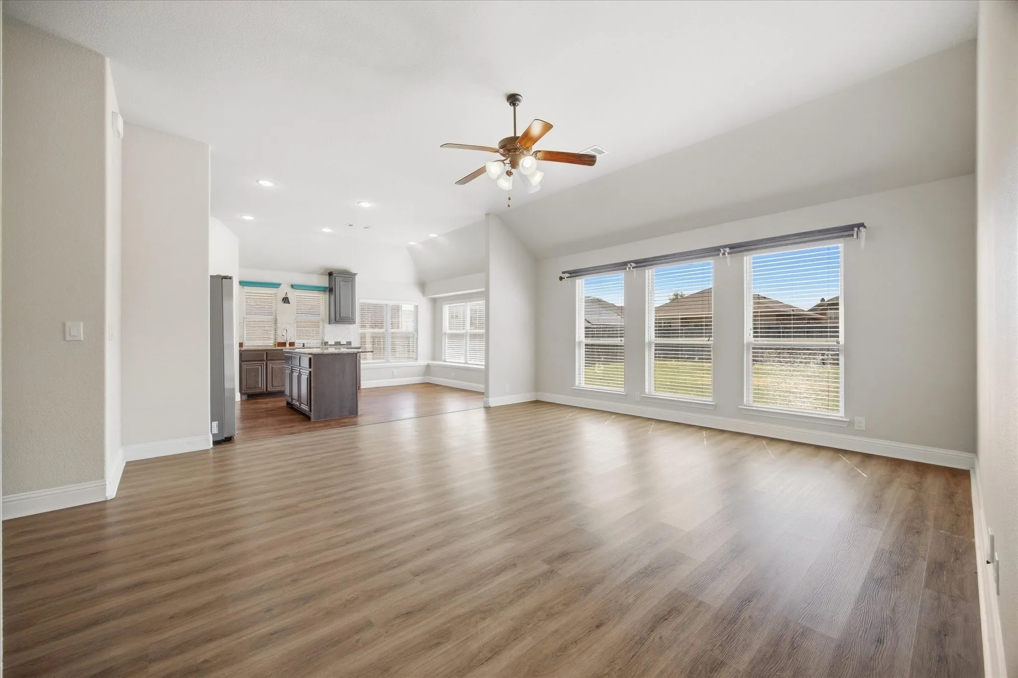 Single Family Residence For Rent in Kaufman County , 3011 Winecup Court, Heartland, Texas 75126, 3 Bedroom, 2 Bathroom, 2 Garage spaces, 1,506 Sqft, built in 2016, mls#21330853, Real Estate Agent in Heartland, Homes For Rent in Kaufman county, Homes For Rent in Heartland, Realtor in Heartland Texas, Real Estate Brokerage Independent Realty Texas, Luminita Cordes Realtor