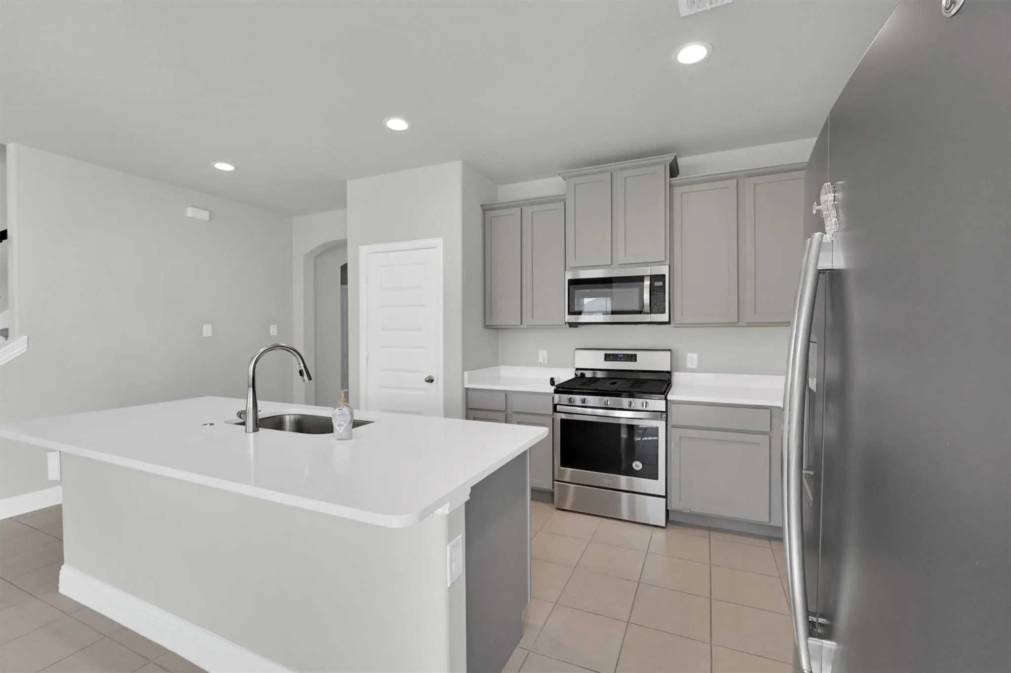 Single Family Residence For Rent in Tarrant County , 6401 Longhorn Herd Lane, Fort Worth, Texas 76123, 3 Bedroom, 3 Bathroom, 2 Garage spaces, 2,370 Sqft, built in 2019, mls#21330852, Real Estate Agent in Fort Worth, Homes For Rent in Tarrant county, Homes For Rent in Fort Worth, Realtor in Fort Worth Texas, Real Estate Brokerage Independent Realty Texas, Luminita Cordes Realtor