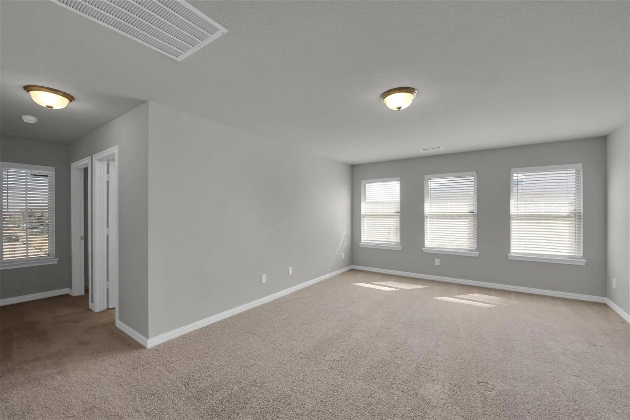 Single Family Residence For Rent in Tarrant County , 6401 Longhorn Herd Lane, Fort Worth, Texas 76123, 3 Bedroom, 3 Bathroom, 2 Garage spaces, 2,370 Sqft, built in 2019, mls#21330852, Real Estate Agent in Fort Worth, Homes For Rent in Tarrant county, Homes For Rent in Fort Worth, Realtor in Fort Worth Texas, Real Estate Brokerage Independent Realty Texas, Luminita Cordes Realtor