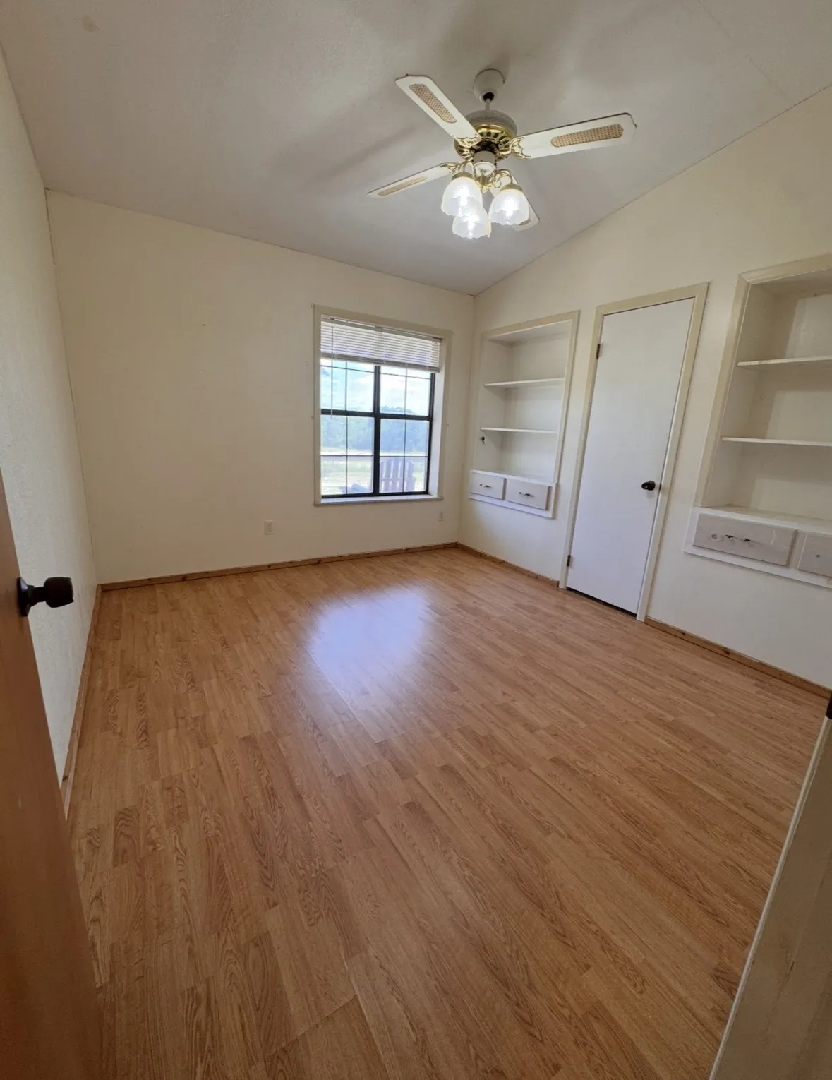 Single Family Residence For Rent in Comanche County , 1391 County Road 232, Gustine, Texas 76455, 3 Bedroom, 2 Bathroom, Garage spaces, 1,535 Sqft, built in 1987, mls#21330856, Real Estate Agent in Gustine, Homes For Rent in Comanche county, Homes For Rent in Gustine, Realtor in Gustine Texas, Real Estate Brokerage Independent Realty Texas, Luminita Cordes Realtor