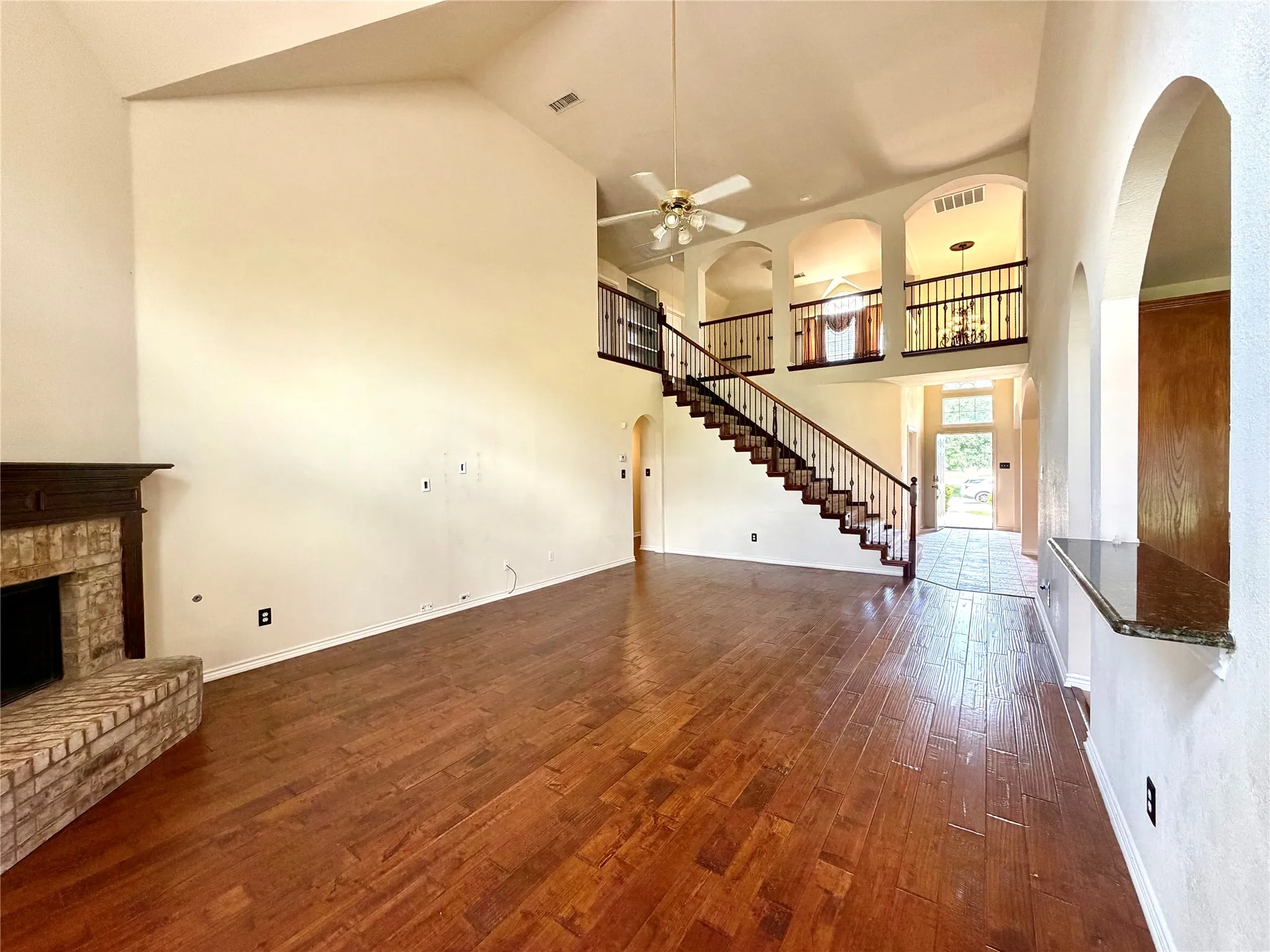 Single Family Residence For Rent in Collin County , 7204 Crane Drive, Sachse, Texas 75048, 7 Bedroom, 4 Bathroom, 2 Garage spaces, 3,824 Sqft, built in 2005, mls#21329740, Real Estate Agent in Sachse, Homes For Rent in Collin county, Homes For Rent in Sachse, Realtor in Sachse Texas, Real Estate Brokerage Independent Realty Texas, Luminita Cordes Realtor