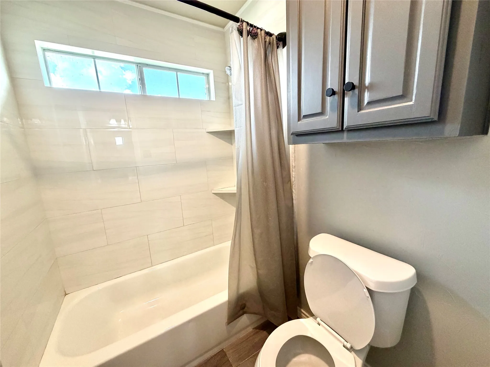 Single Family Residence For Rent in Collin County , 7204 Crane Drive, Sachse, Texas 75048, 7 Bedroom, 4 Bathroom, 2 Garage spaces, 3,824 Sqft, built in 2005, mls#21329740, Real Estate Agent in Sachse, Homes For Rent in Collin county, Homes For Rent in Sachse, Realtor in Sachse Texas, Real Estate Brokerage Independent Realty Texas, Luminita Cordes Realtor