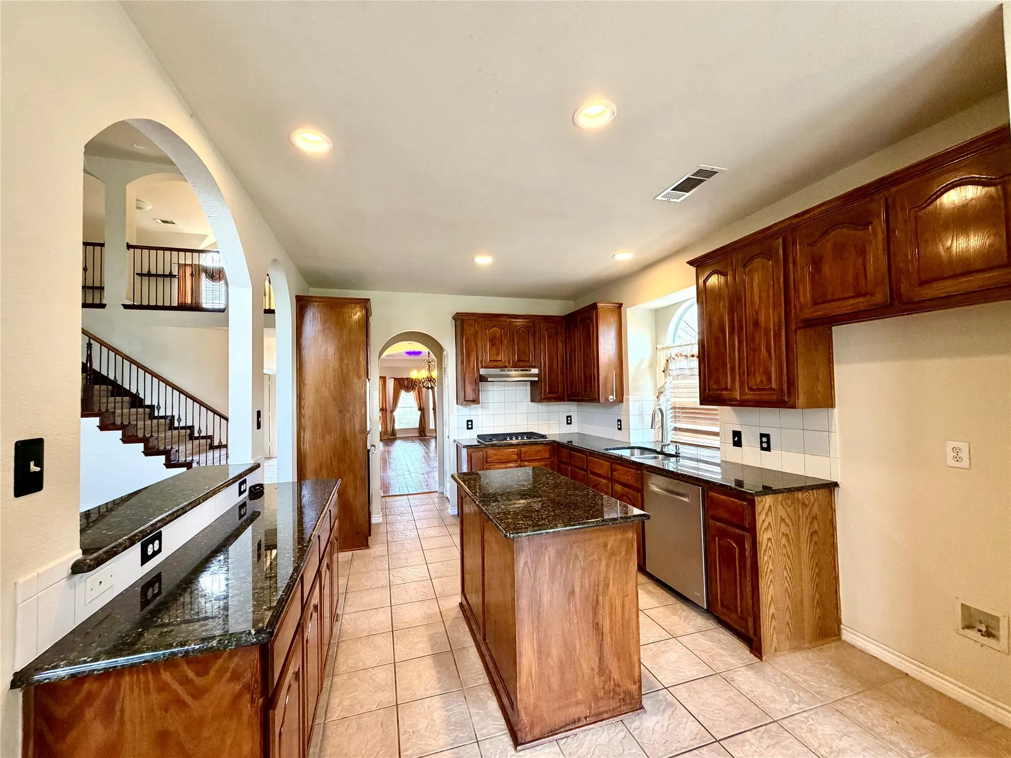 Single Family Residence For Rent in Collin County , 7204 Crane Drive, Sachse, Texas 75048, 7 Bedroom, 4 Bathroom, 2 Garage spaces, 3,824 Sqft, built in 2005, mls#21329740, Real Estate Agent in Sachse, Homes For Rent in Collin county, Homes For Rent in Sachse, Realtor in Sachse Texas, Real Estate Brokerage Independent Realty Texas, Luminita Cordes Realtor