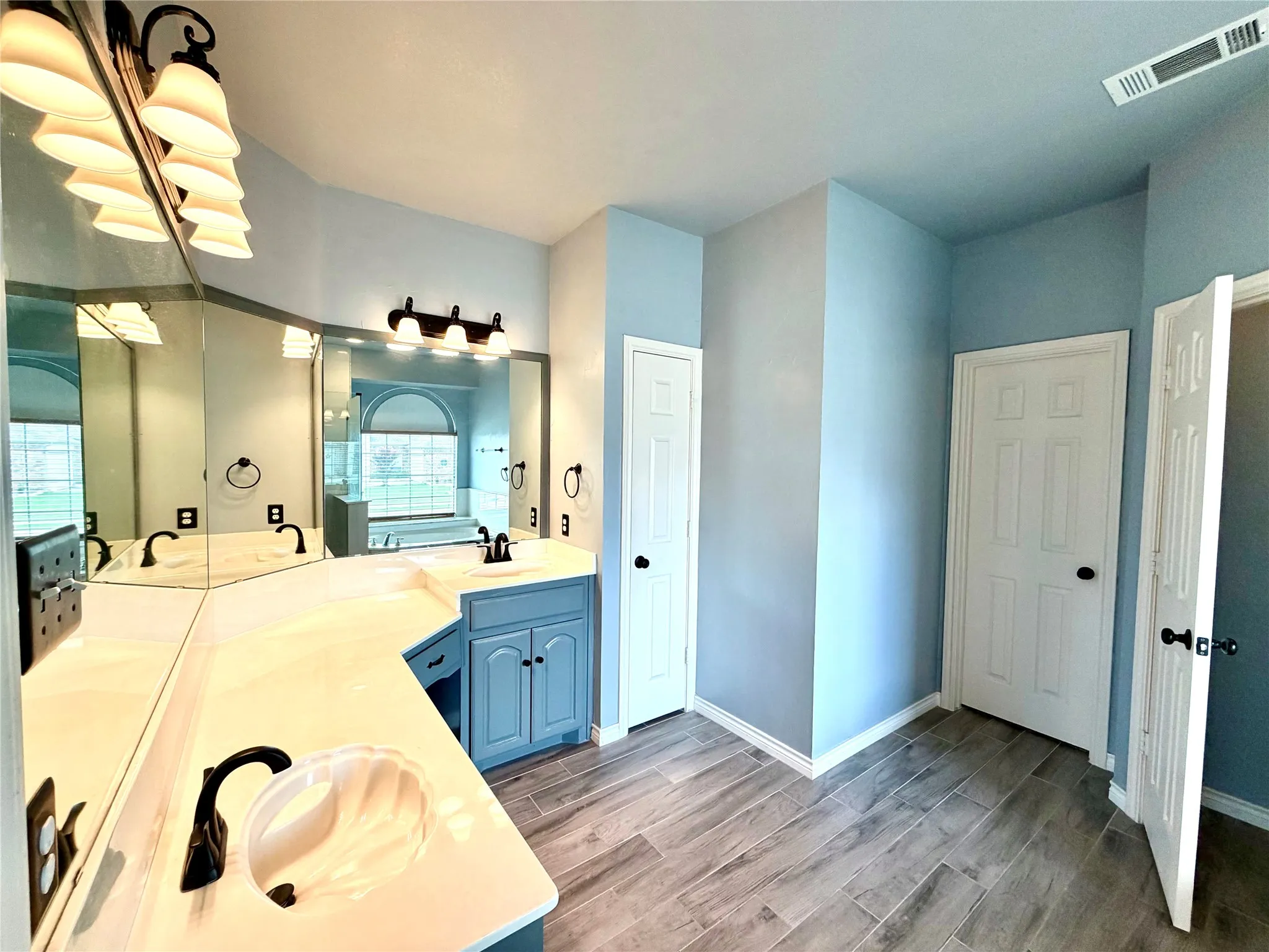 Single Family Residence For Rent in Collin County , 7204 Crane Drive, Sachse, Texas 75048, 7 Bedroom, 4 Bathroom, 2 Garage spaces, 3,824 Sqft, built in 2005, mls#21329740, Real Estate Agent in Sachse, Homes For Rent in Collin county, Homes For Rent in Sachse, Realtor in Sachse Texas, Real Estate Brokerage Independent Realty Texas, Luminita Cordes Realtor