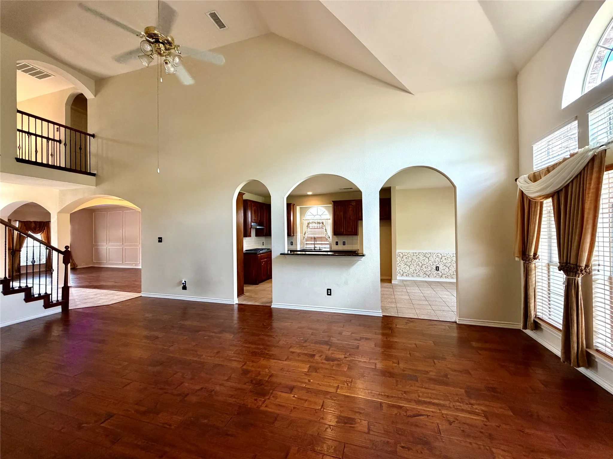 Single Family Residence For Rent in Collin County , 7204 Crane Drive, Sachse, Texas 75048, 7 Bedroom, 4 Bathroom, 2 Garage spaces, 3,824 Sqft, built in 2005, mls#21329740, Real Estate Agent in Sachse, Homes For Rent in Collin county, Homes For Rent in Sachse, Realtor in Sachse Texas, Real Estate Brokerage Independent Realty Texas, Luminita Cordes Realtor