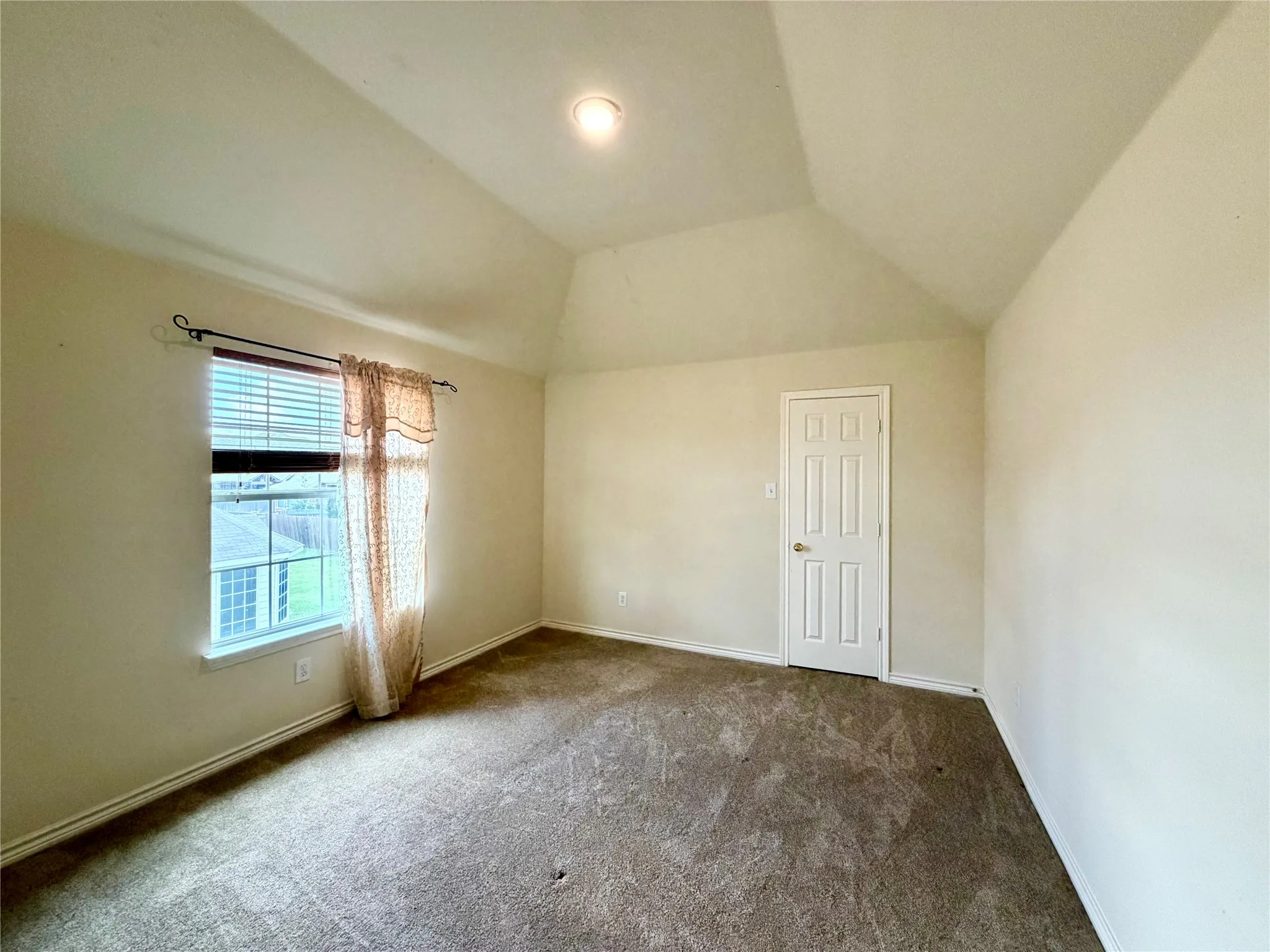 Single Family Residence For Rent in Collin County , 7204 Crane Drive, Sachse, Texas 75048, 7 Bedroom, 4 Bathroom, 2 Garage spaces, 3,824 Sqft, built in 2005, mls#21329740, Real Estate Agent in Sachse, Homes For Rent in Collin county, Homes For Rent in Sachse, Realtor in Sachse Texas, Real Estate Brokerage Independent Realty Texas, Luminita Cordes Realtor