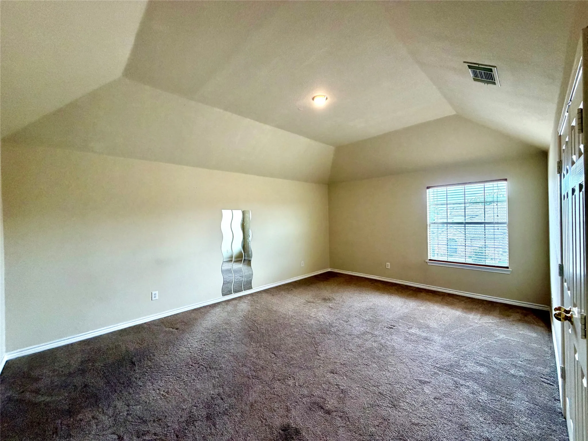 Single Family Residence For Rent in Collin County , 7204 Crane Drive, Sachse, Texas 75048, 7 Bedroom, 4 Bathroom, 2 Garage spaces, 3,824 Sqft, built in 2005, mls#21329740, Real Estate Agent in Sachse, Homes For Rent in Collin county, Homes For Rent in Sachse, Realtor in Sachse Texas, Real Estate Brokerage Independent Realty Texas, Luminita Cordes Realtor