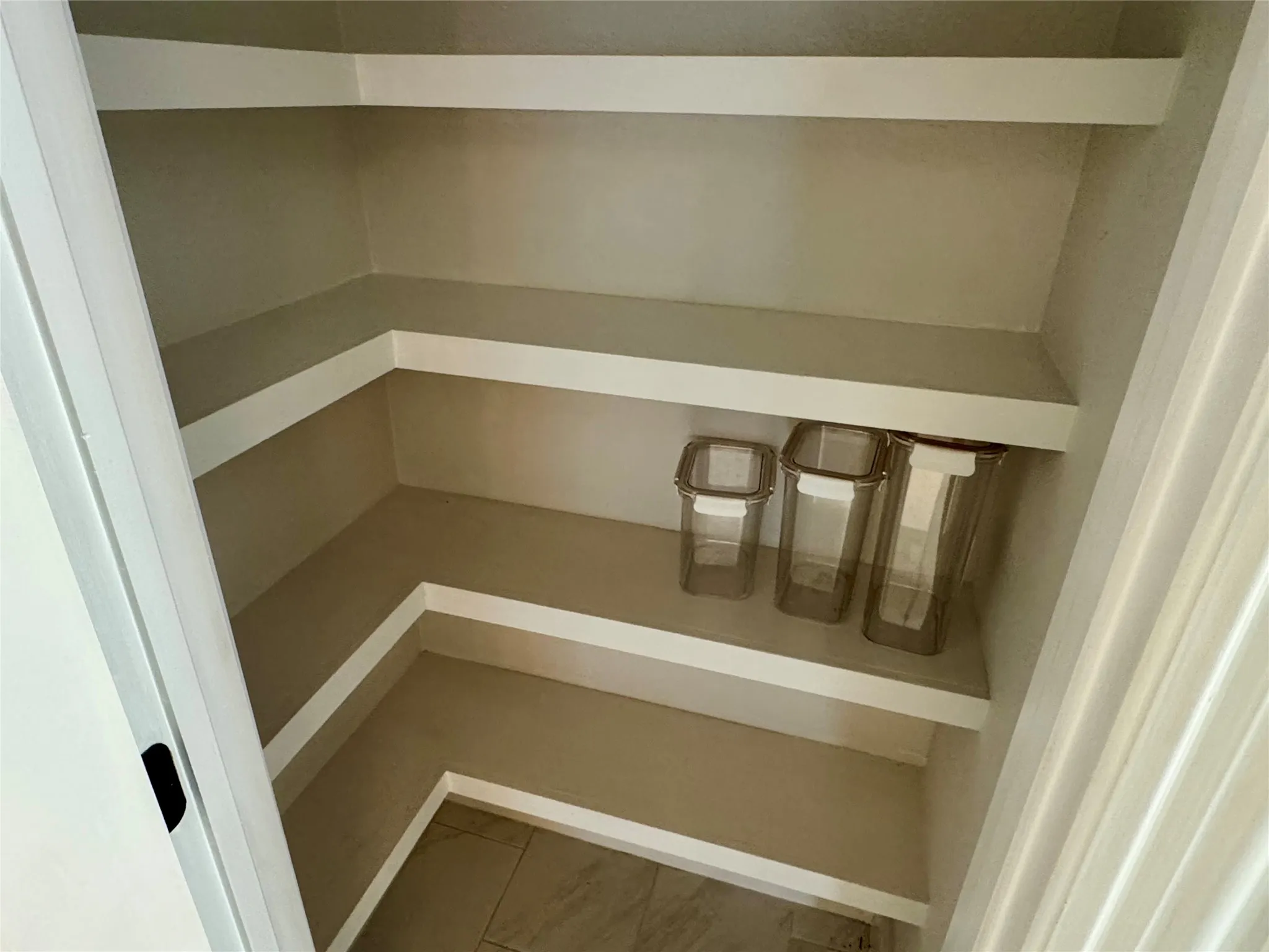 Single Family Residence For Sale in Tarrant County , 1953 Owasso Street, Fort Worth, Texas 76107, 3 Bedroom, 3 Bathroom, 2 Garage spaces, 1,703 Sqft, built in 2004, mls#21330863, Real Estate Agent in Fort Worth, Homes For Sale in Tarrant county, Homes For Sale in Fort Worth, Realtor in Fort Worth Texas, Real Estate Brokerage Independent Realty Texas, Luminita Cordes Realtor