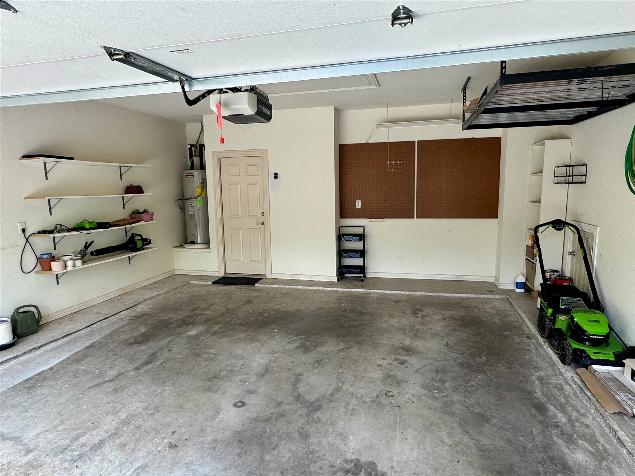 Single Family Residence For Sale in Tarrant County , 1953 Owasso Street, Fort Worth, Texas 76107, 3 Bedroom, 3 Bathroom, 2 Garage spaces, 1,703 Sqft, built in 2004, mls#21330863, Real Estate Agent in Fort Worth, Homes For Sale in Tarrant county, Homes For Sale in Fort Worth, Realtor in Fort Worth Texas, Real Estate Brokerage Independent Realty Texas, Luminita Cordes Realtor