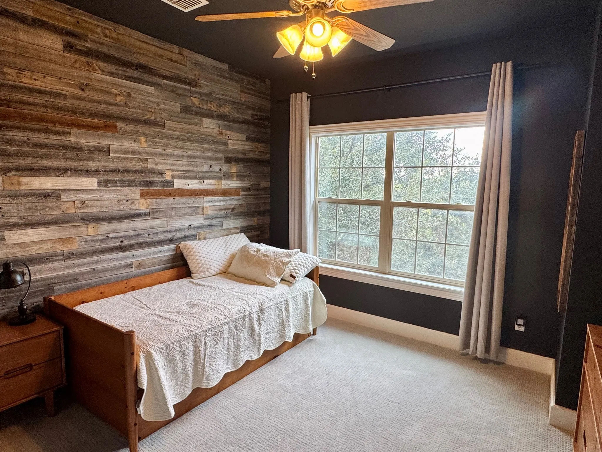 Single Family Residence For Sale in Tarrant County , 1953 Owasso Street, Fort Worth, Texas 76107, 3 Bedroom, 3 Bathroom, 2 Garage spaces, 1,703 Sqft, built in 2004, mls#21330863, Real Estate Agent in Fort Worth, Homes For Sale in Tarrant county, Homes For Sale in Fort Worth, Realtor in Fort Worth Texas, Real Estate Brokerage Independent Realty Texas, Luminita Cordes Realtor