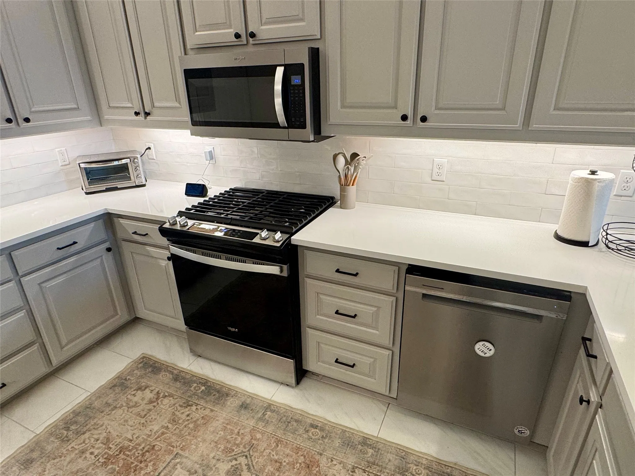 Single Family Residence For Sale in Tarrant County , 1953 Owasso Street, Fort Worth, Texas 76107, 3 Bedroom, 3 Bathroom, 2 Garage spaces, 1,703 Sqft, built in 2004, mls#21330863, Real Estate Agent in Fort Worth, Homes For Sale in Tarrant county, Homes For Sale in Fort Worth, Realtor in Fort Worth Texas, Real Estate Brokerage Independent Realty Texas, Luminita Cordes Realtor