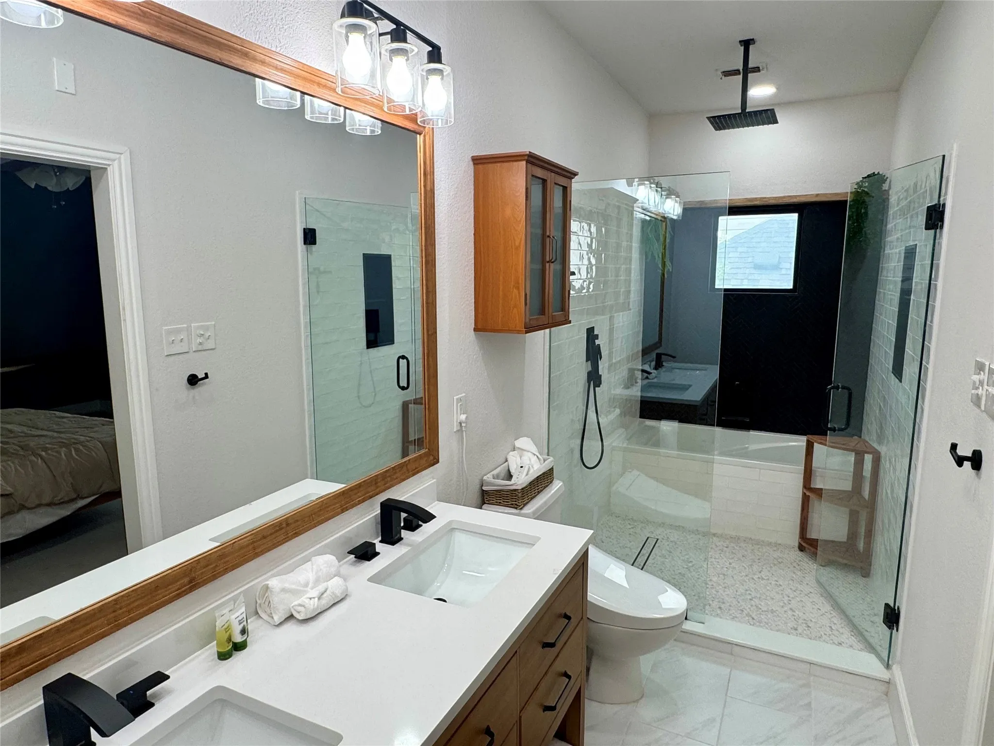 Single Family Residence For Sale in Tarrant County , 1953 Owasso Street, Fort Worth, Texas 76107, 3 Bedroom, 3 Bathroom, 2 Garage spaces, 1,703 Sqft, built in 2004, mls#21330863, Real Estate Agent in Fort Worth, Homes For Sale in Tarrant county, Homes For Sale in Fort Worth, Realtor in Fort Worth Texas, Real Estate Brokerage Independent Realty Texas, Luminita Cordes Realtor