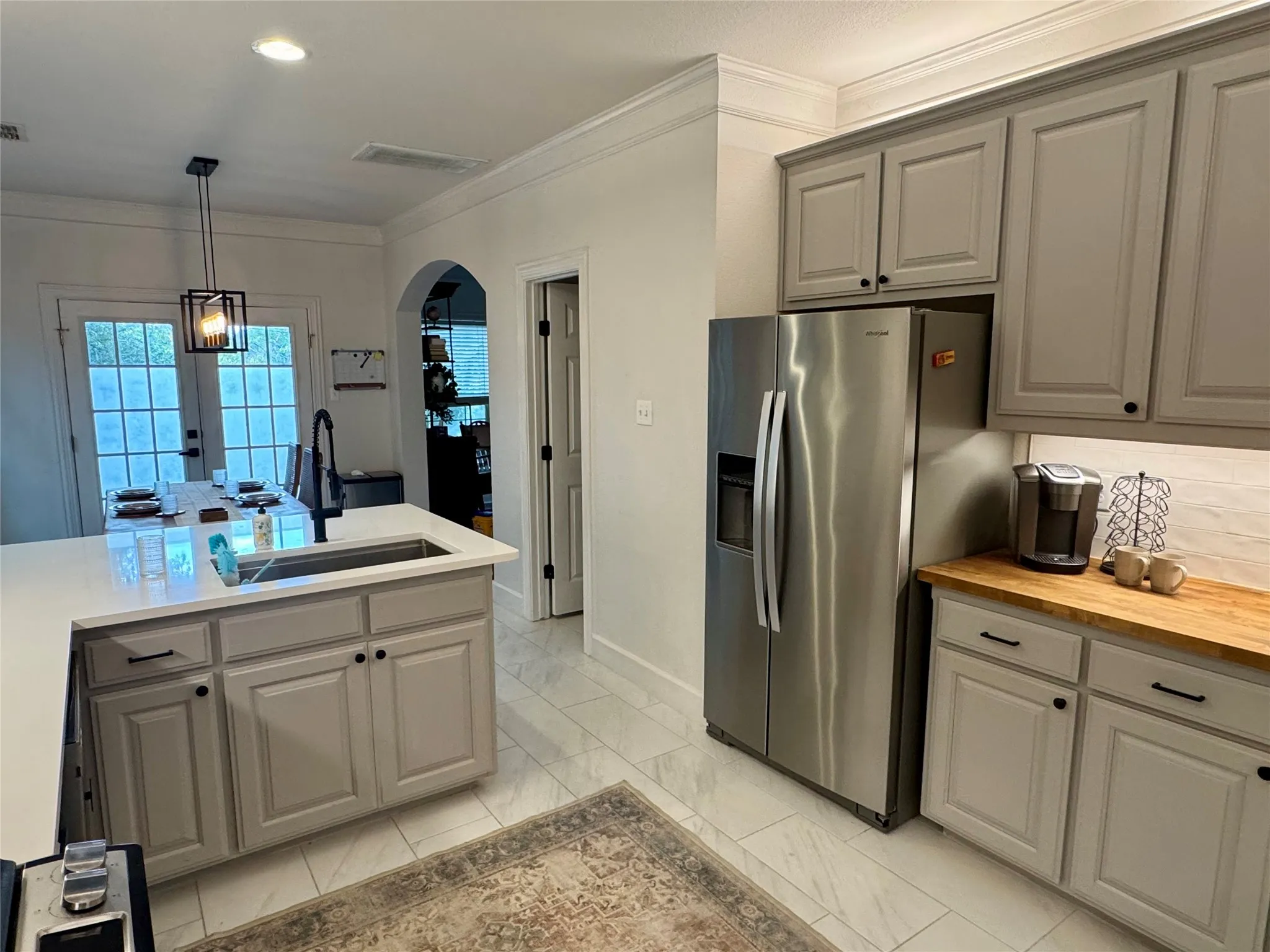 Single Family Residence For Sale in Tarrant County , 1953 Owasso Street, Fort Worth, Texas 76107, 3 Bedroom, 3 Bathroom, 2 Garage spaces, 1,703 Sqft, built in 2004, mls#21330863, Real Estate Agent in Fort Worth, Homes For Sale in Tarrant county, Homes For Sale in Fort Worth, Realtor in Fort Worth Texas, Real Estate Brokerage Independent Realty Texas, Luminita Cordes Realtor