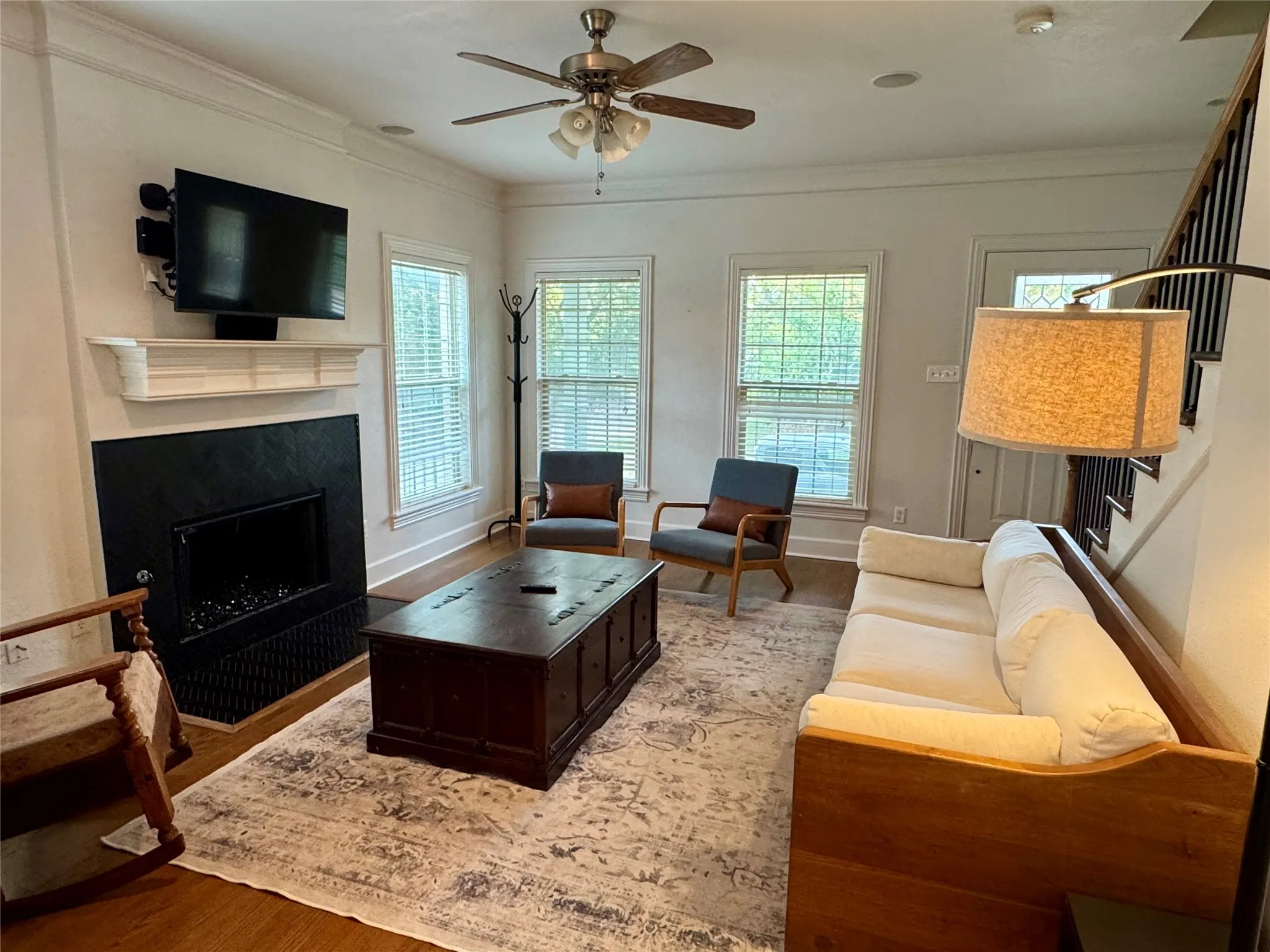 Single Family Residence For Sale in Tarrant County , 1953 Owasso Street, Fort Worth, Texas 76107, 3 Bedroom, 3 Bathroom, 2 Garage spaces, 1,703 Sqft, built in 2004, mls#21330863, Real Estate Agent in Fort Worth, Homes For Sale in Tarrant county, Homes For Sale in Fort Worth, Realtor in Fort Worth Texas, Real Estate Brokerage Independent Realty Texas, Luminita Cordes Realtor