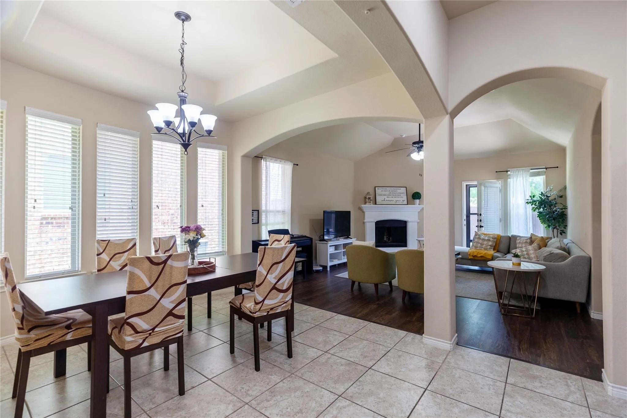 Single Family Residence For Rent in Collin County , 10113 Old Eagle River Lane, Mc Kinney, Texas 75072, 3 Bedroom, 2 Bathroom, 2 Garage spaces, 2,079 Sqft, built in 2013, mls#21330867, Real Estate Agent in Mc Kinney, Homes For Rent in Collin county, Homes For Rent in Mc Kinney, Realtor in Mc Kinney Texas, Real Estate Brokerage Independent Realty Texas, Luminita Cordes Realtor
