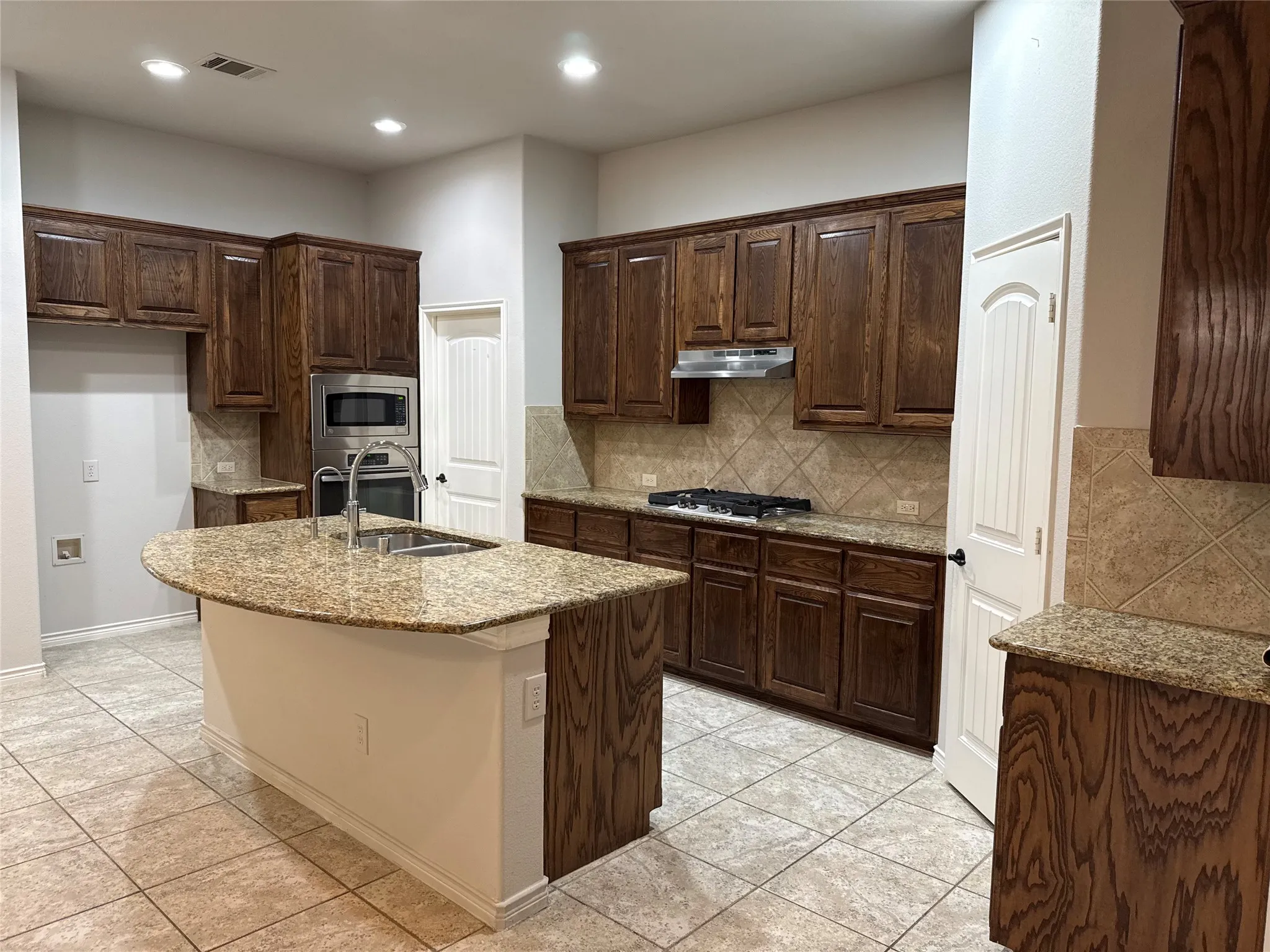 Single Family Residence For Rent in Collin County , 10113 Old Eagle River Lane, Mc Kinney, Texas 75072, 3 Bedroom, 2 Bathroom, 2 Garage spaces, 2,079 Sqft, built in 2013, mls#21330867, Real Estate Agent in Mc Kinney, Homes For Rent in Collin county, Homes For Rent in Mc Kinney, Realtor in Mc Kinney Texas, Real Estate Brokerage Independent Realty Texas, Luminita Cordes Realtor