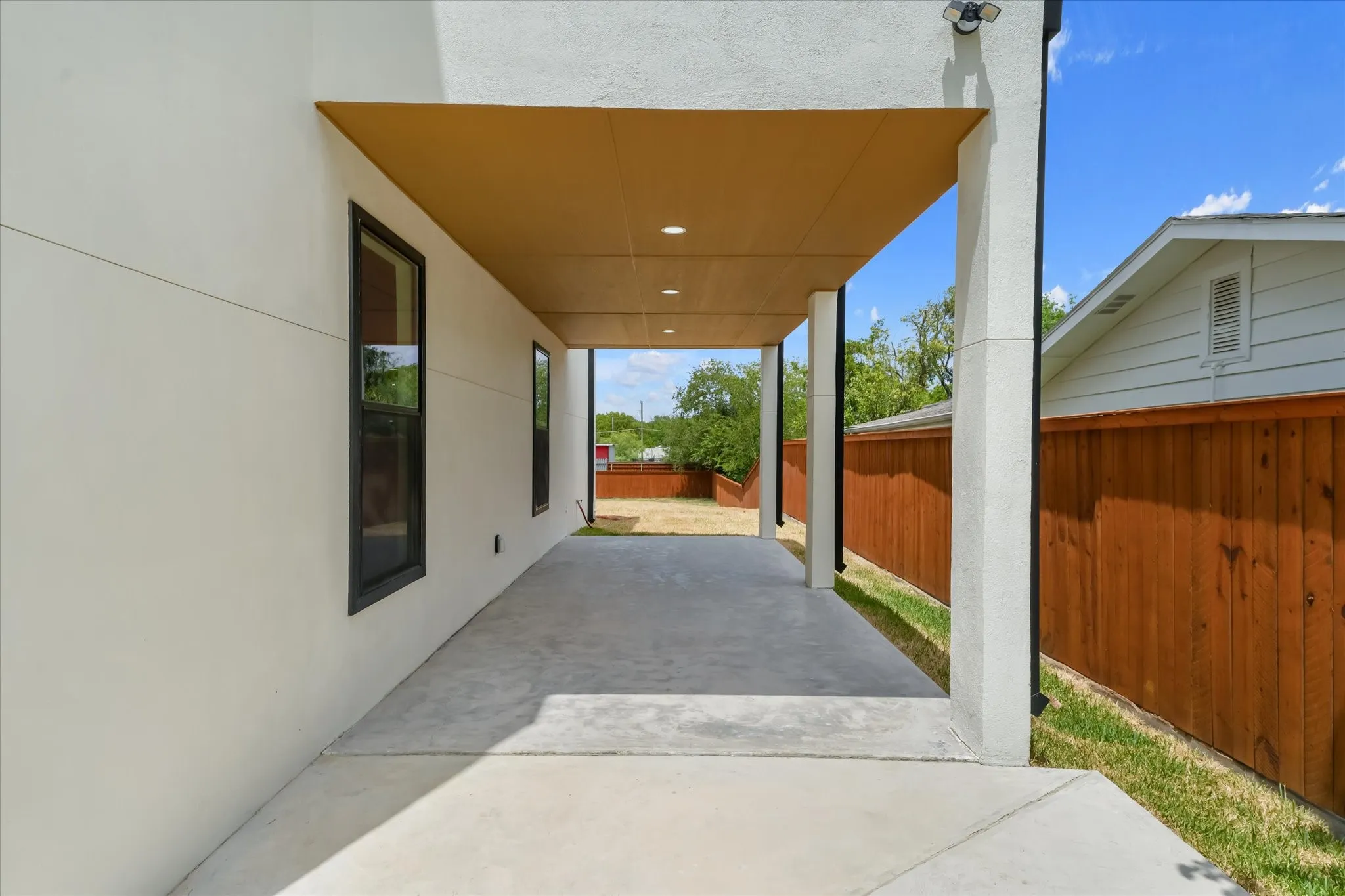 Single Family Residence For Sale in Dallas County , 6027 Verde Way, Dallas, Texas 75211, 4 Bedroom, 3 Bathroom, Garage spaces, 2,400 Sqft, built in 2026, mls#21330874, Real Estate Agent in Dallas, Homes For Sale in Dallas county, Homes For Sale in Dallas, Realtor in Dallas Texas, Real Estate Brokerage Independent Realty Texas, Luminita Cordes Realtor