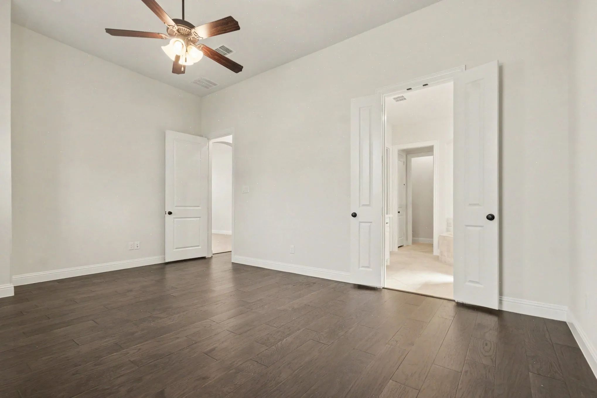 Guest Rm 1 with hardwoods