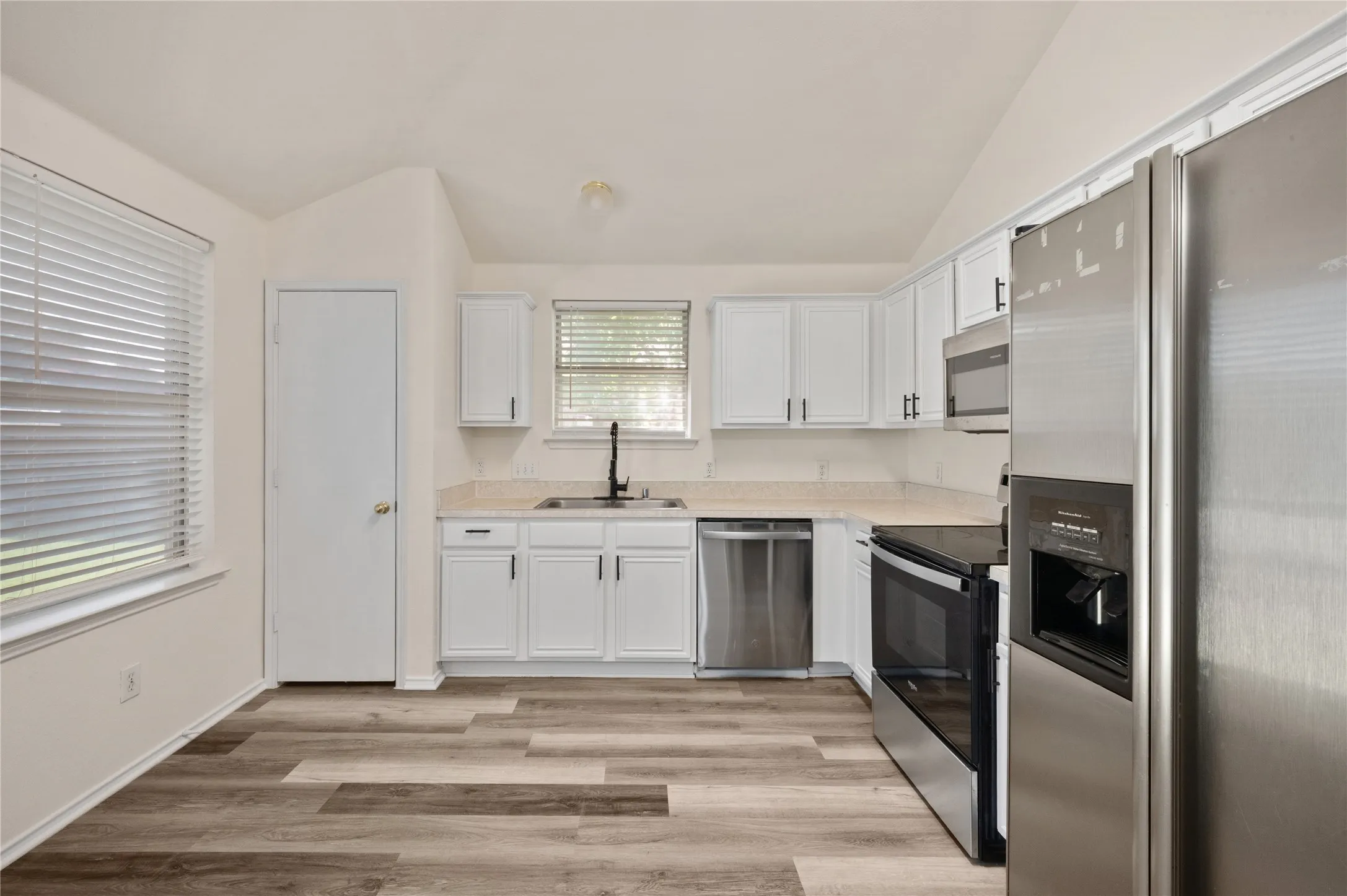 Single Family Residence For Rent in Collin County , 235 Lake Texoma Drive, Wylie, Texas 75098, 3 Bedroom, 2 Bathroom, 2 Garage spaces, 1,208 Sqft, built in 2000, mls#21330840, Real Estate Agent in Wylie, Homes For Rent in Collin county, Homes For Rent in Wylie, Realtor in Wylie Texas, Real Estate Brokerage Independent Realty Texas, Luminita Cordes Realtor