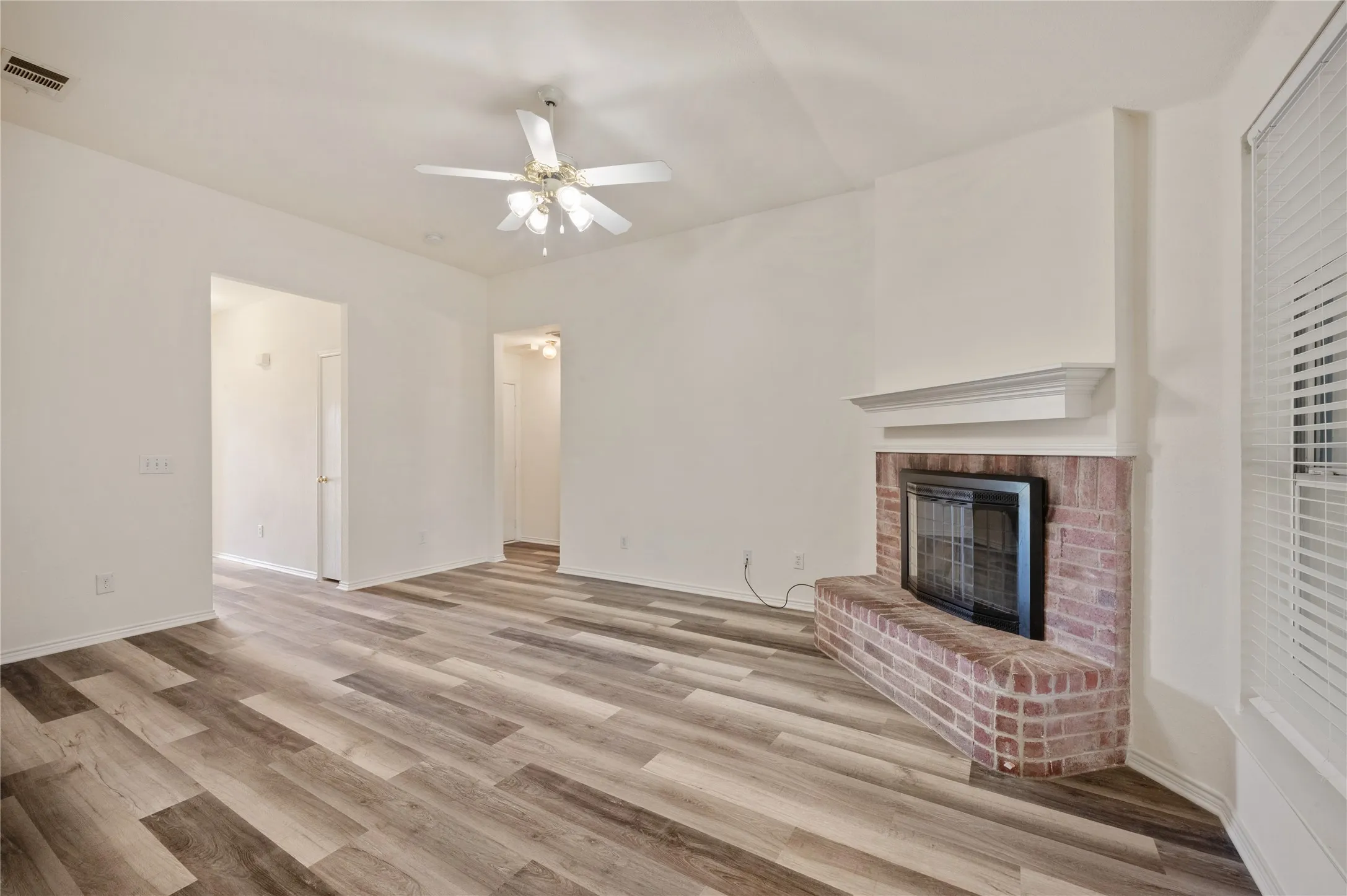 Single Family Residence For Rent in Collin County , 235 Lake Texoma Drive, Wylie, Texas 75098, 3 Bedroom, 2 Bathroom, 2 Garage spaces, 1,208 Sqft, built in 2000, mls#21330840, Real Estate Agent in Wylie, Homes For Rent in Collin county, Homes For Rent in Wylie, Realtor in Wylie Texas, Real Estate Brokerage Independent Realty Texas, Luminita Cordes Realtor