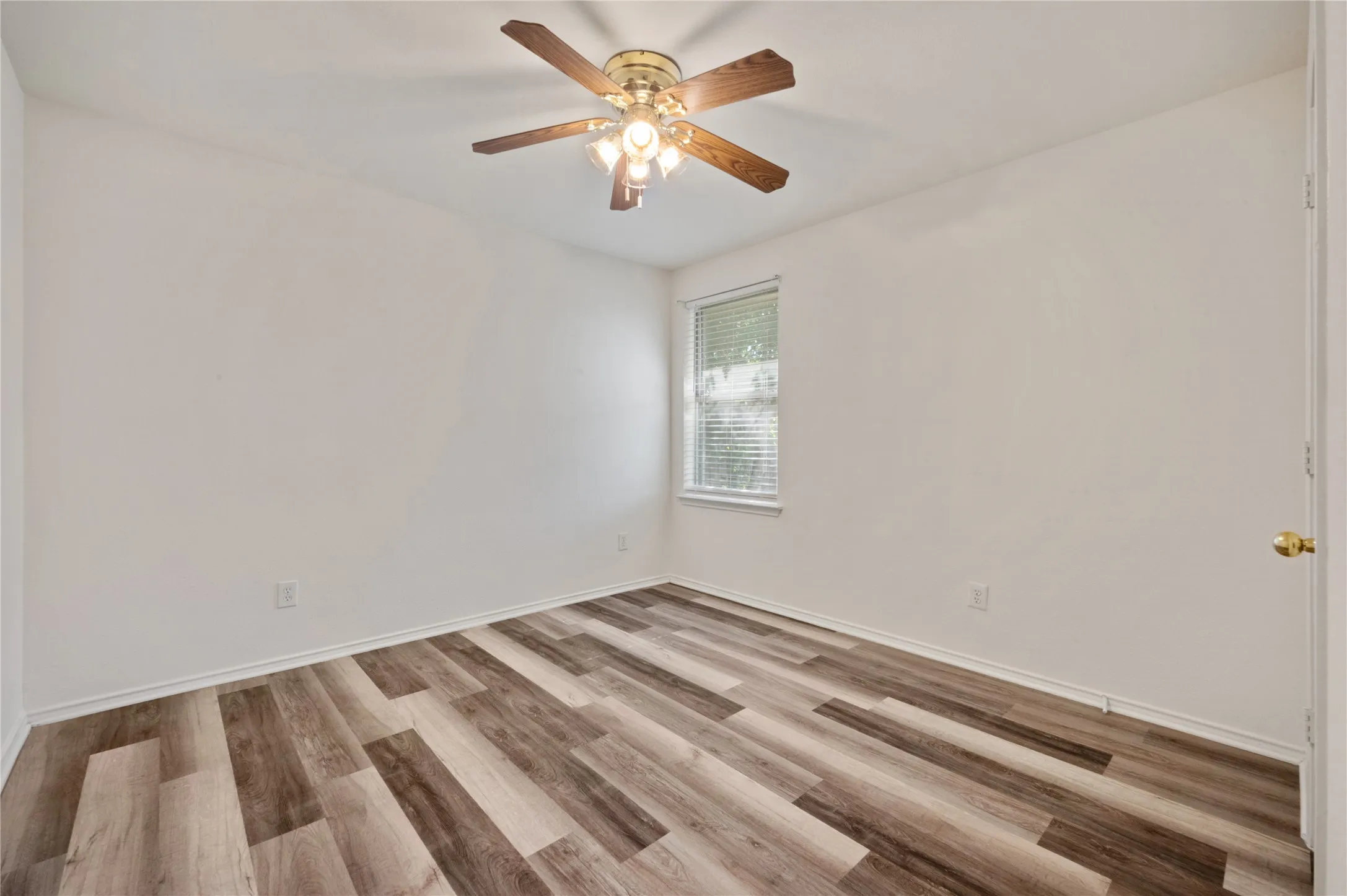 Single Family Residence For Rent in Collin County , 235 Lake Texoma Drive, Wylie, Texas 75098, 3 Bedroom, 2 Bathroom, 2 Garage spaces, 1,208 Sqft, built in 2000, mls#21330840, Real Estate Agent in Wylie, Homes For Rent in Collin county, Homes For Rent in Wylie, Realtor in Wylie Texas, Real Estate Brokerage Independent Realty Texas, Luminita Cordes Realtor
