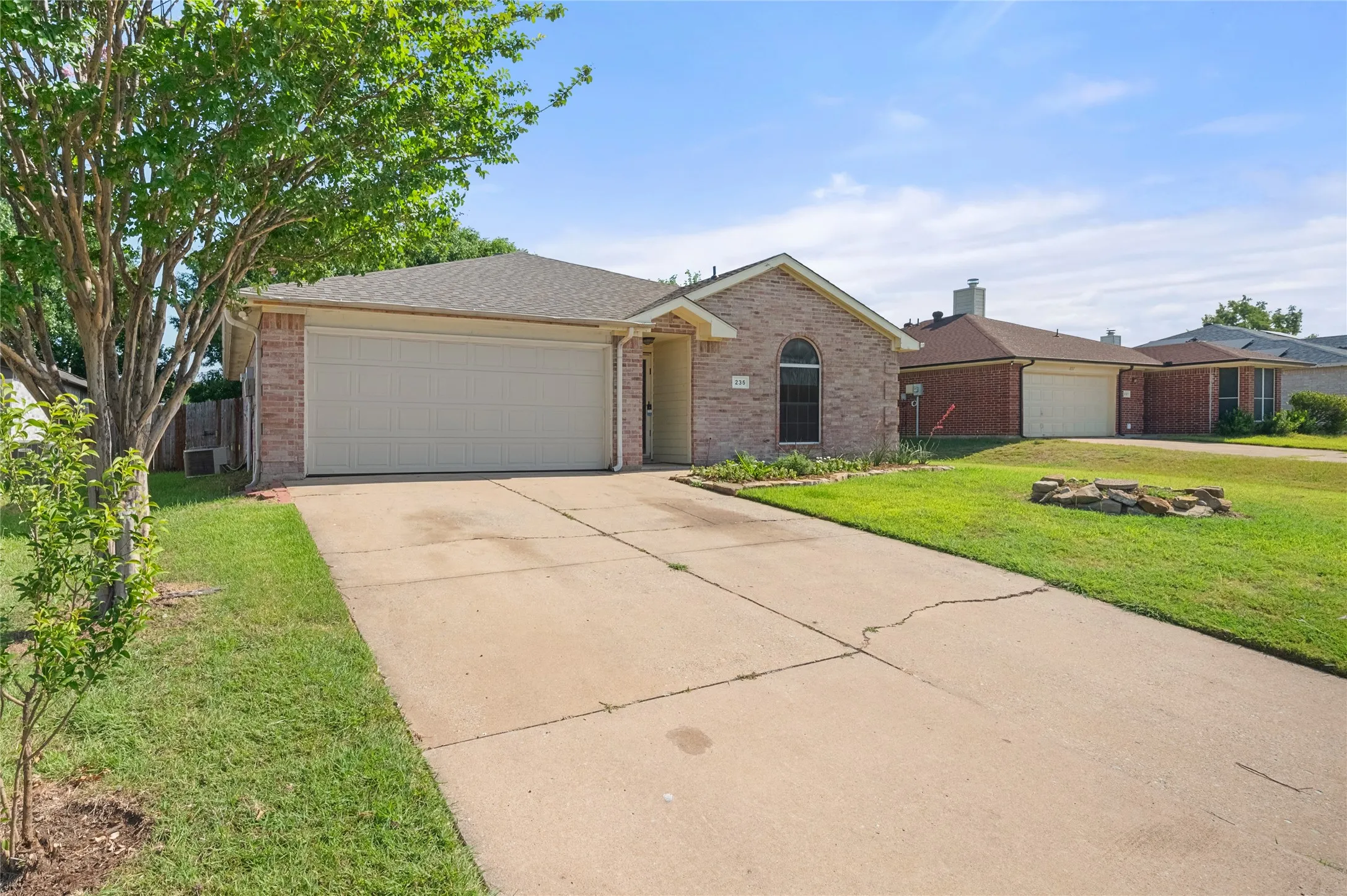 Single Family Residence For Rent in Collin County , 235 Lake Texoma Drive, Wylie, Texas 75098, 3 Bedroom, 2 Bathroom, 2 Garage spaces, 1,208 Sqft, built in 2000, mls#21330840, Real Estate Agent in Wylie, Homes For Rent in Collin county, Homes For Rent in Wylie, Realtor in Wylie Texas, Real Estate Brokerage Independent Realty Texas, Luminita Cordes Realtor