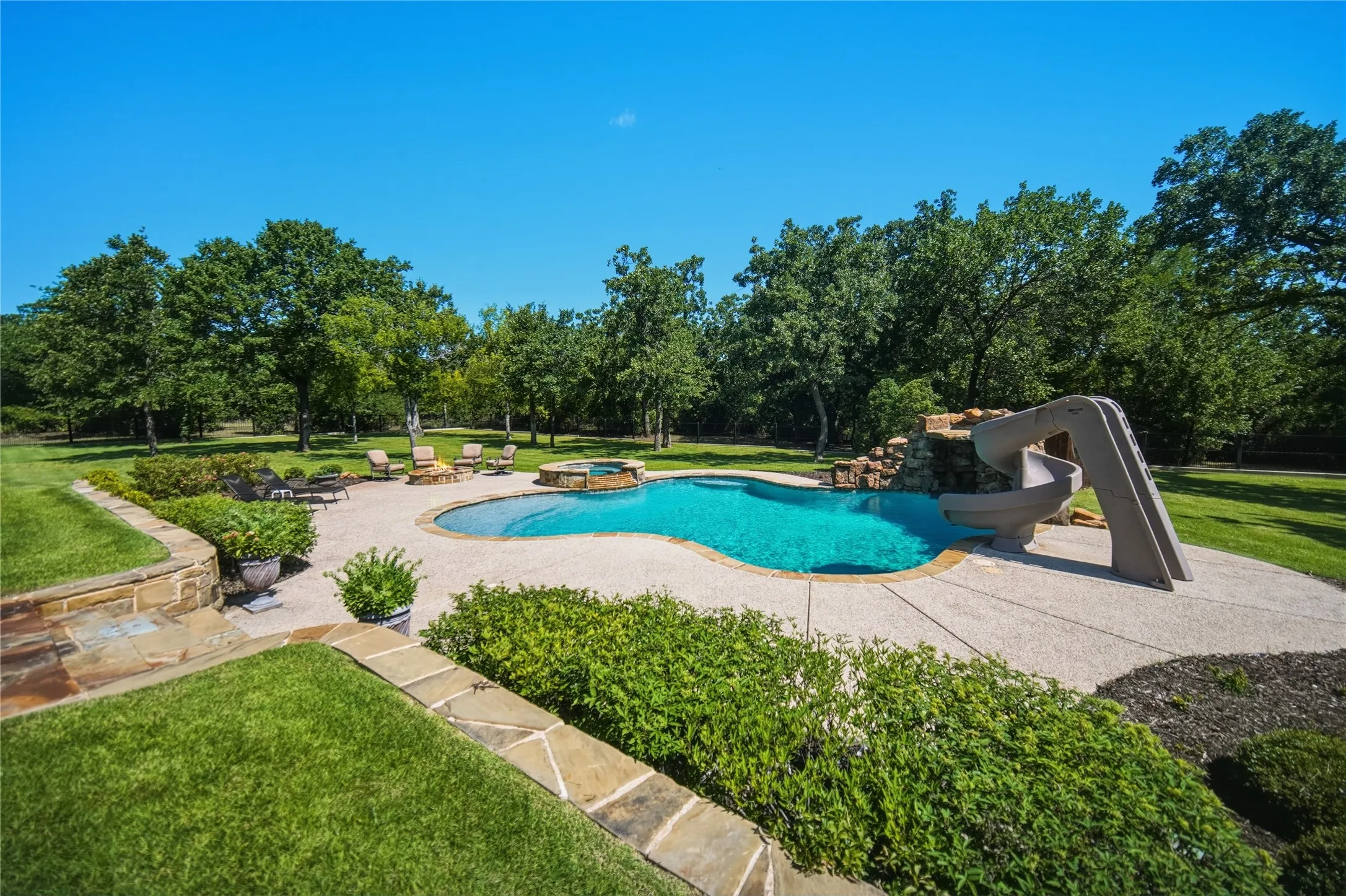 Single Family Residence For Sale in Jack County , 470 Granite Way, Jacksboro, Texas 76458, 5 Bedroom, 5 Bathroom, 3 Garage spaces, 5,155 Sqft, built in 2016, mls#21329130, Real Estate Agent in Jacksboro, Homes For Sale in Jack county, Homes For Sale in Jacksboro, Realtor in Jacksboro Texas, Real Estate Brokerage Independent Realty Texas, Luminita Cordes Realtor