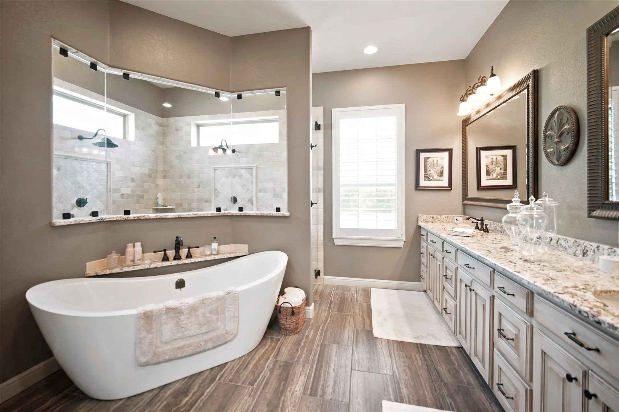Single Family Residence For Sale in Jack County , 470 Granite Way, Jacksboro, Texas 76458, 5 Bedroom, 5 Bathroom, 3 Garage spaces, 5,155 Sqft, built in 2016, mls#21329130, Real Estate Agent in Jacksboro, Homes For Sale in Jack county, Homes For Sale in Jacksboro, Realtor in Jacksboro Texas, Real Estate Brokerage Independent Realty Texas, Luminita Cordes Realtor