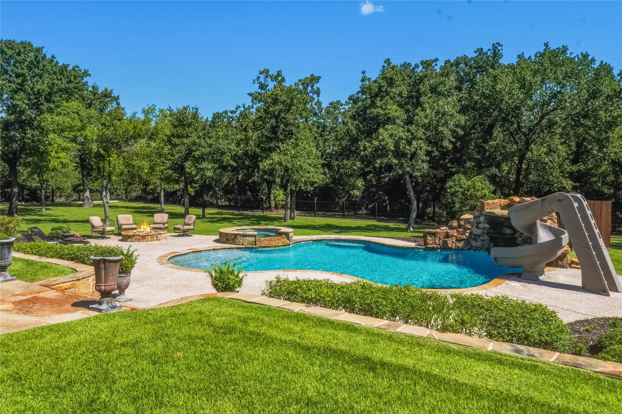 Single Family Residence For Sale in Jack County , 470 Granite Way, Jacksboro, Texas 76458, 5 Bedroom, 5 Bathroom, 3 Garage spaces, 5,155 Sqft, built in 2016, mls#21329130, Real Estate Agent in Jacksboro, Homes For Sale in Jack county, Homes For Sale in Jacksboro, Realtor in Jacksboro Texas, Real Estate Brokerage Independent Realty Texas, Luminita Cordes Realtor