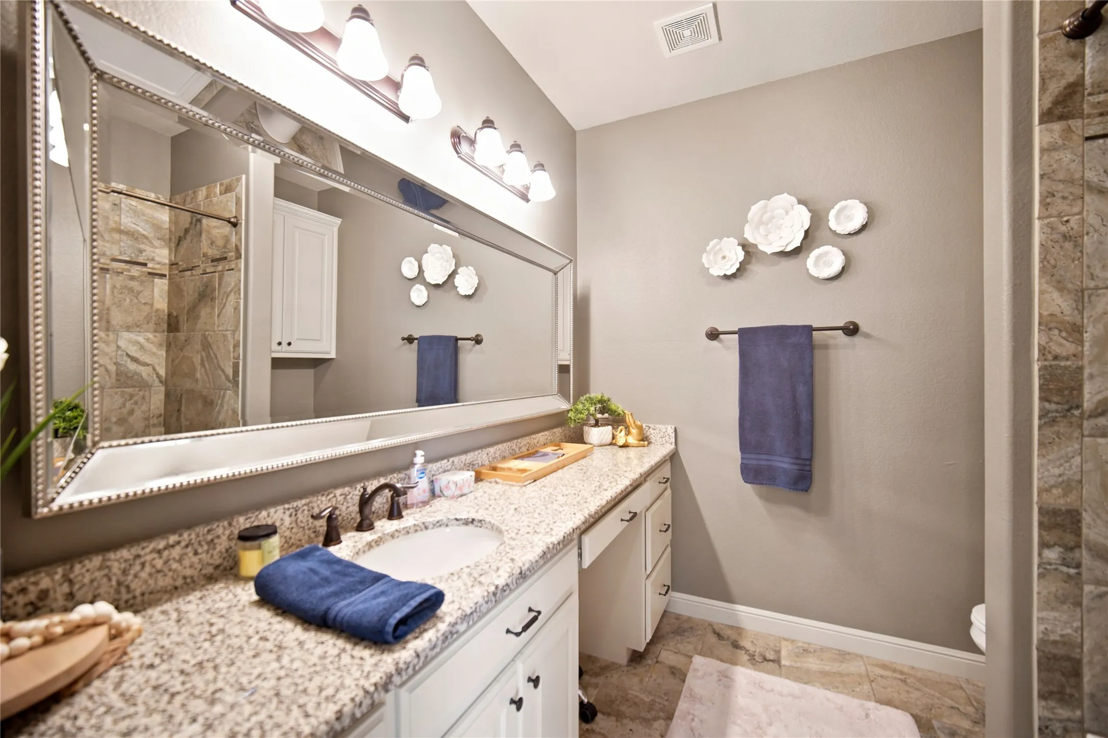 Single Family Residence For Sale in Jack County , 470 Granite Way, Jacksboro, Texas 76458, 5 Bedroom, 5 Bathroom, 3 Garage spaces, 5,155 Sqft, built in 2016, mls#21329130, Real Estate Agent in Jacksboro, Homes For Sale in Jack county, Homes For Sale in Jacksboro, Realtor in Jacksboro Texas, Real Estate Brokerage Independent Realty Texas, Luminita Cordes Realtor